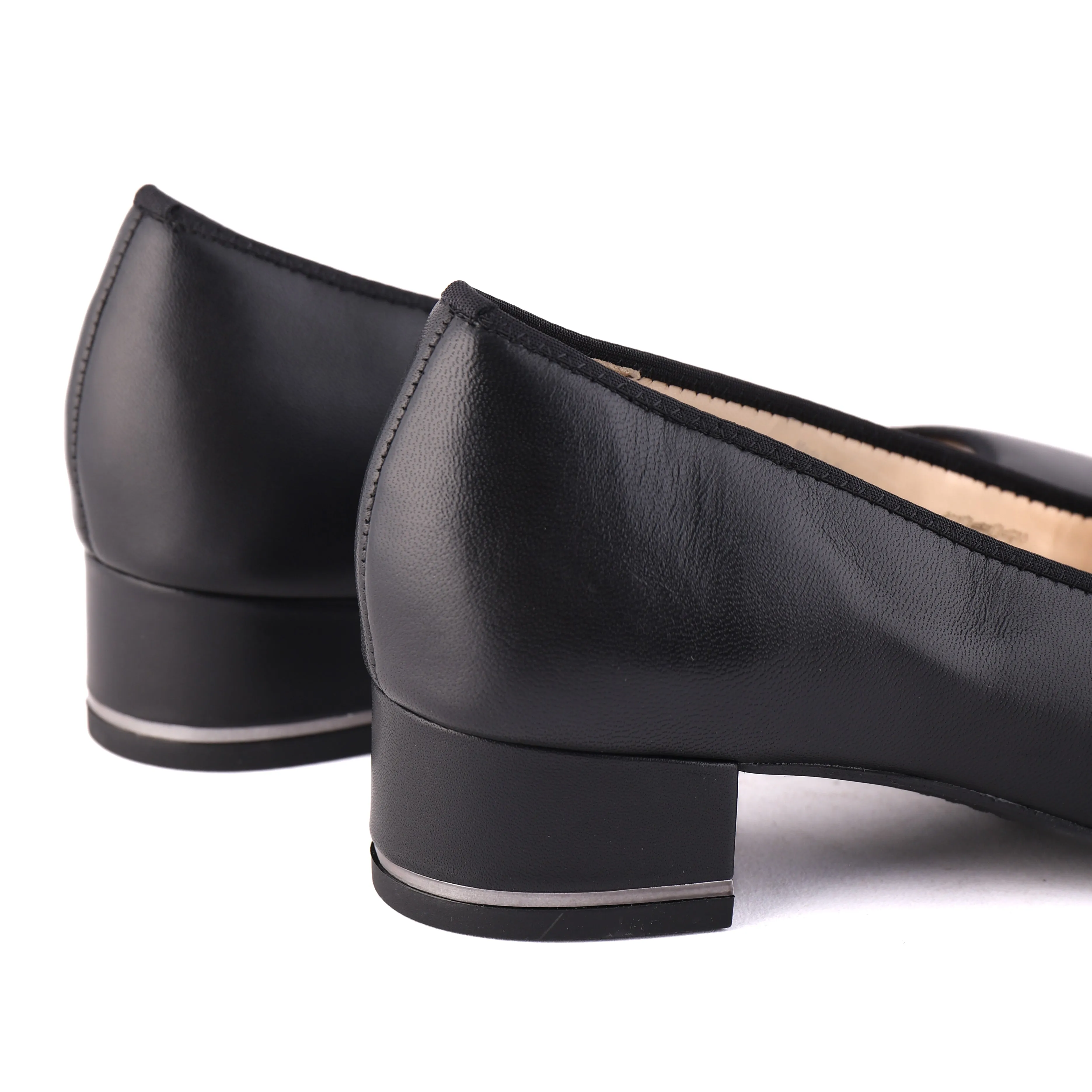 11838 Black Leather Home Style Town Light