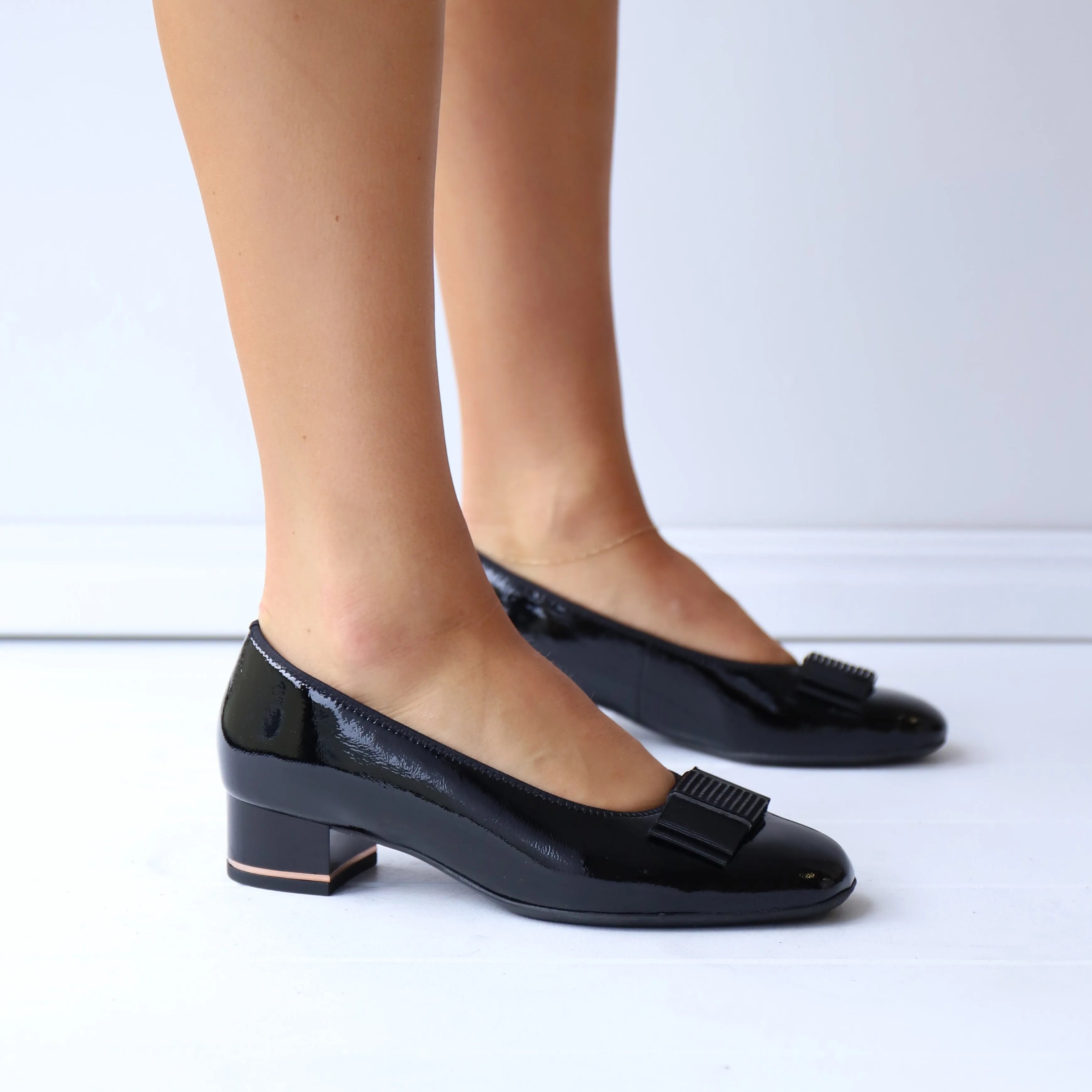 11884 Black Patent Air Cool Casual Elegant Style