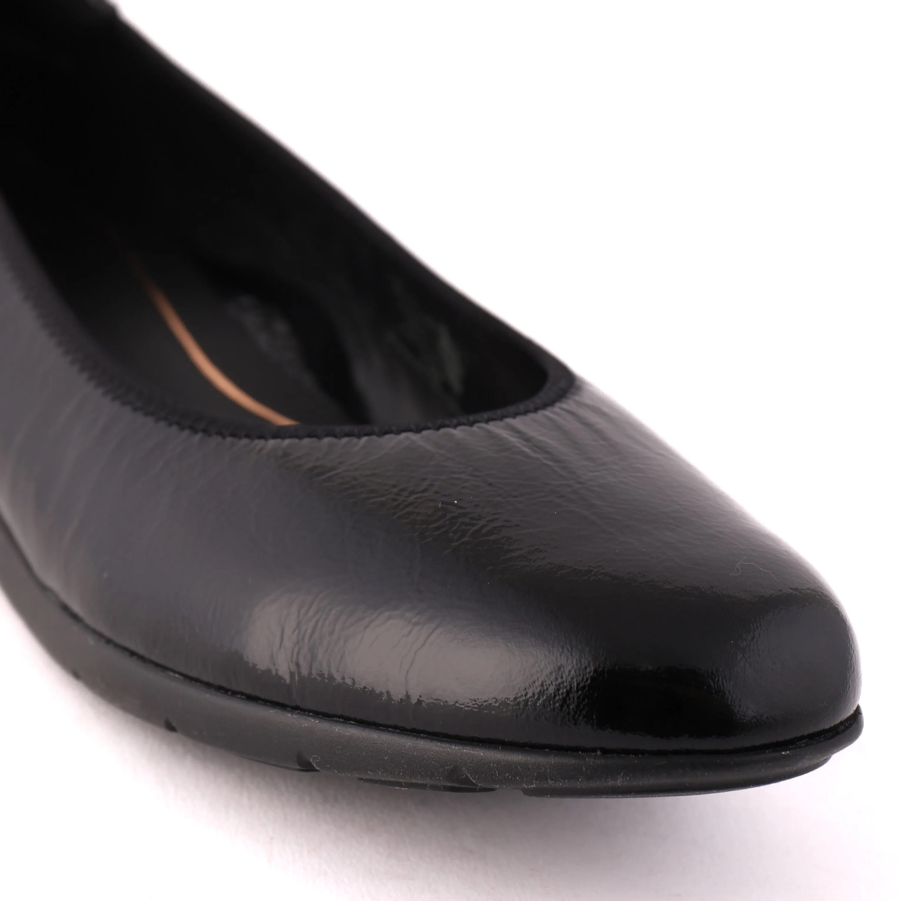 13302 Black Patent School Glow Car trip