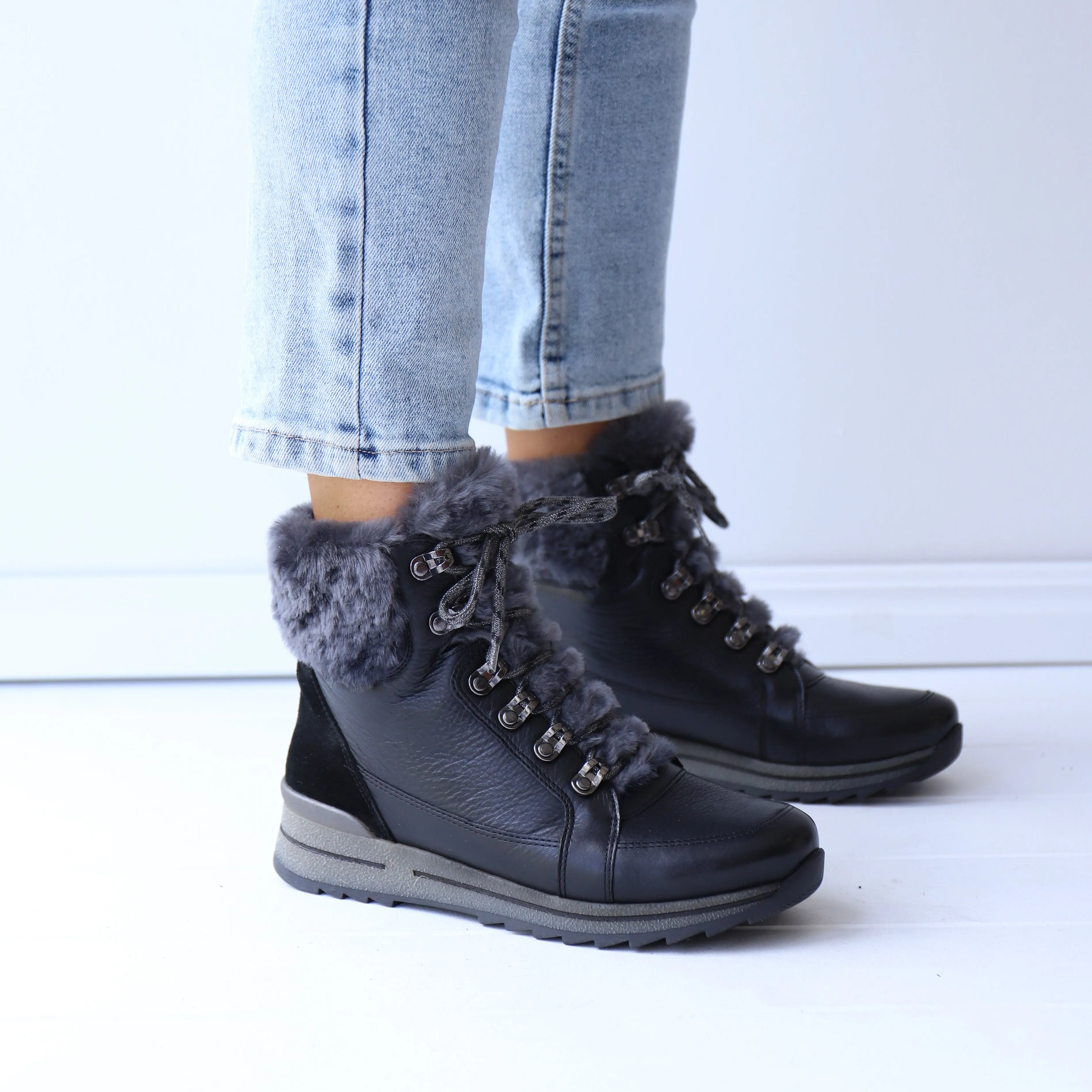 24599 Black Traction Sole Hunting Trip