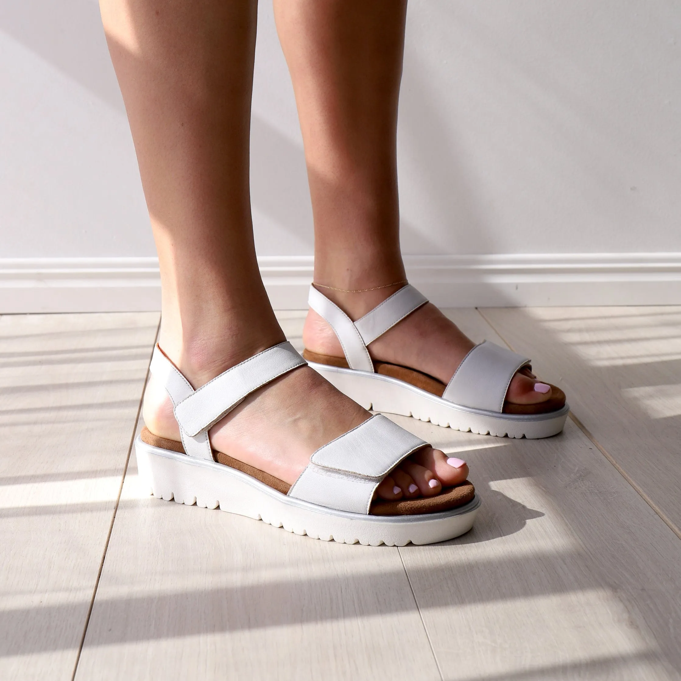 33518 White Metal Shine Zero Break In Comfort