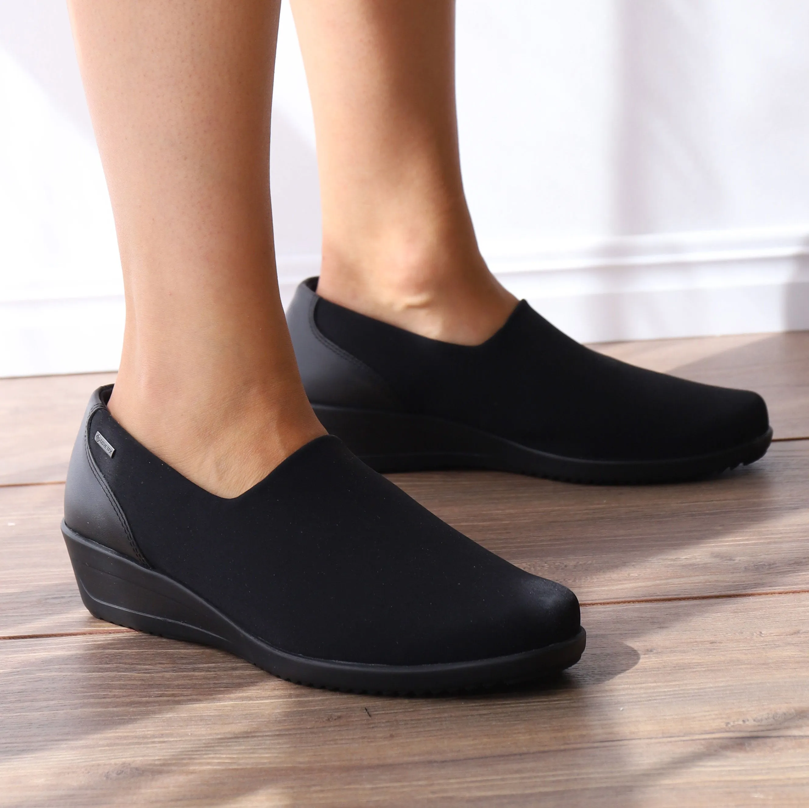 Travel Friendly Cool Shade 40619 Black