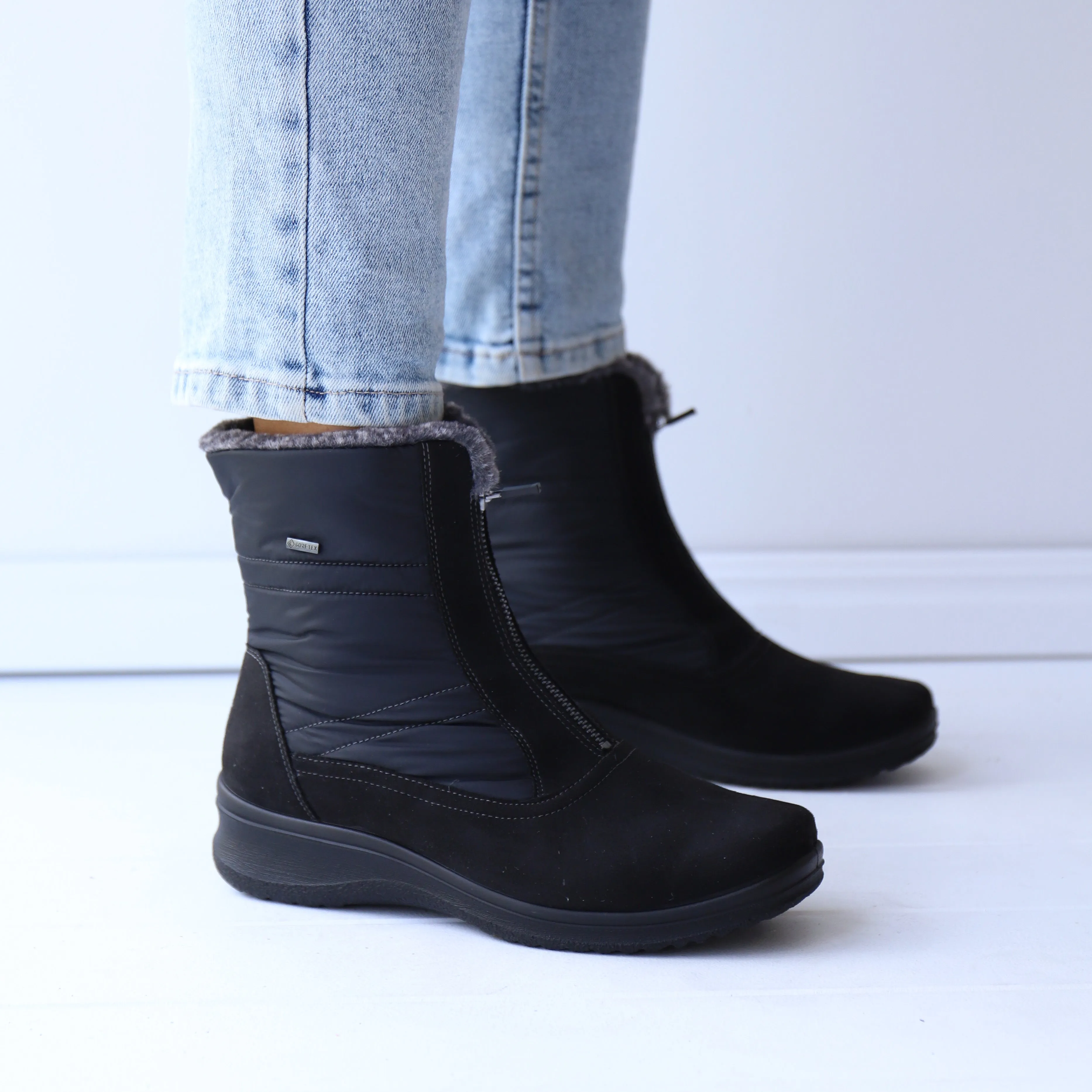 48530 Black Tough Sole