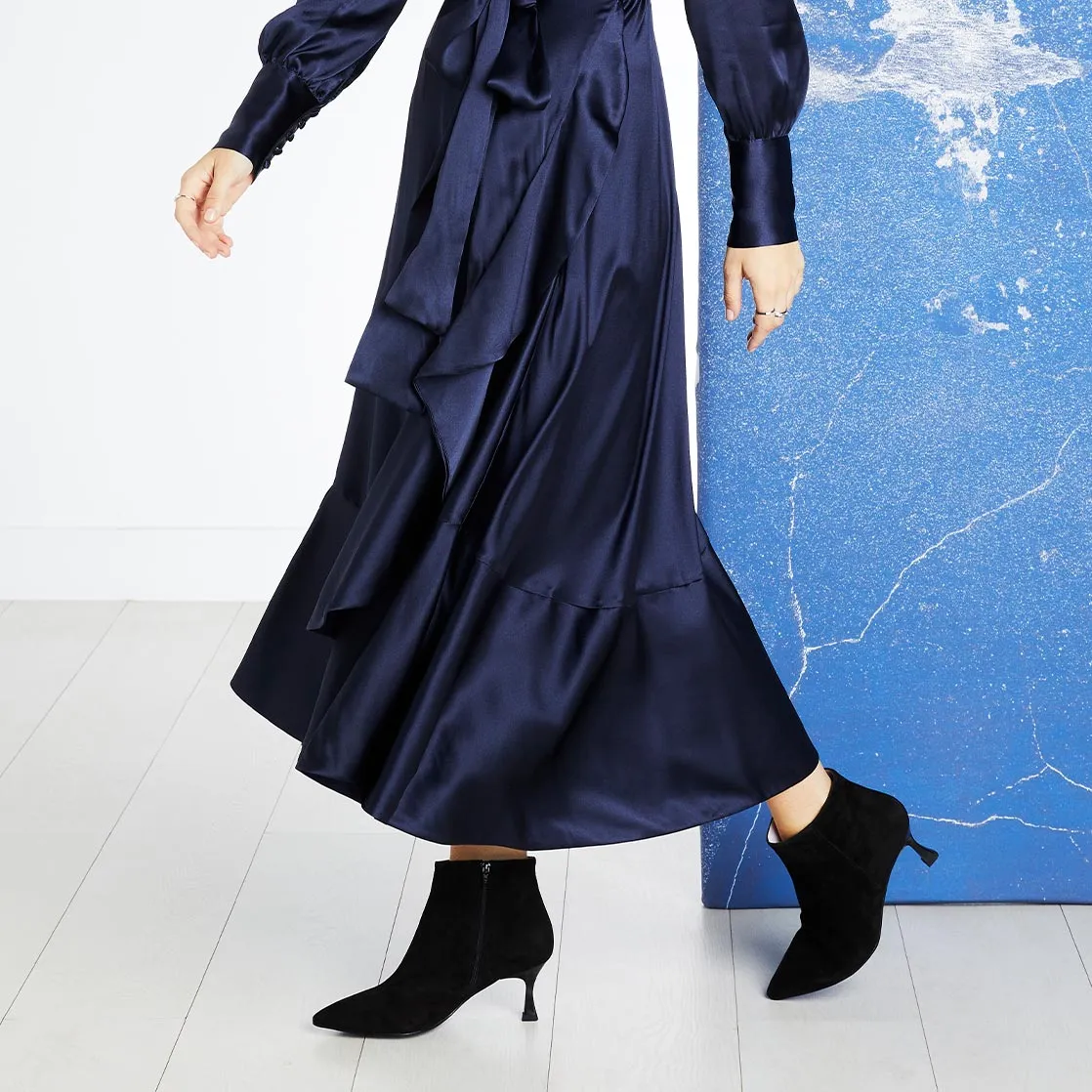 Billie: Black Suede Campus Fit