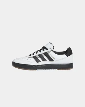 weekend stroll Adidas Tyshawn 2 - White/Black
