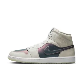 Open Walk Air Jordan 1 Mid SE