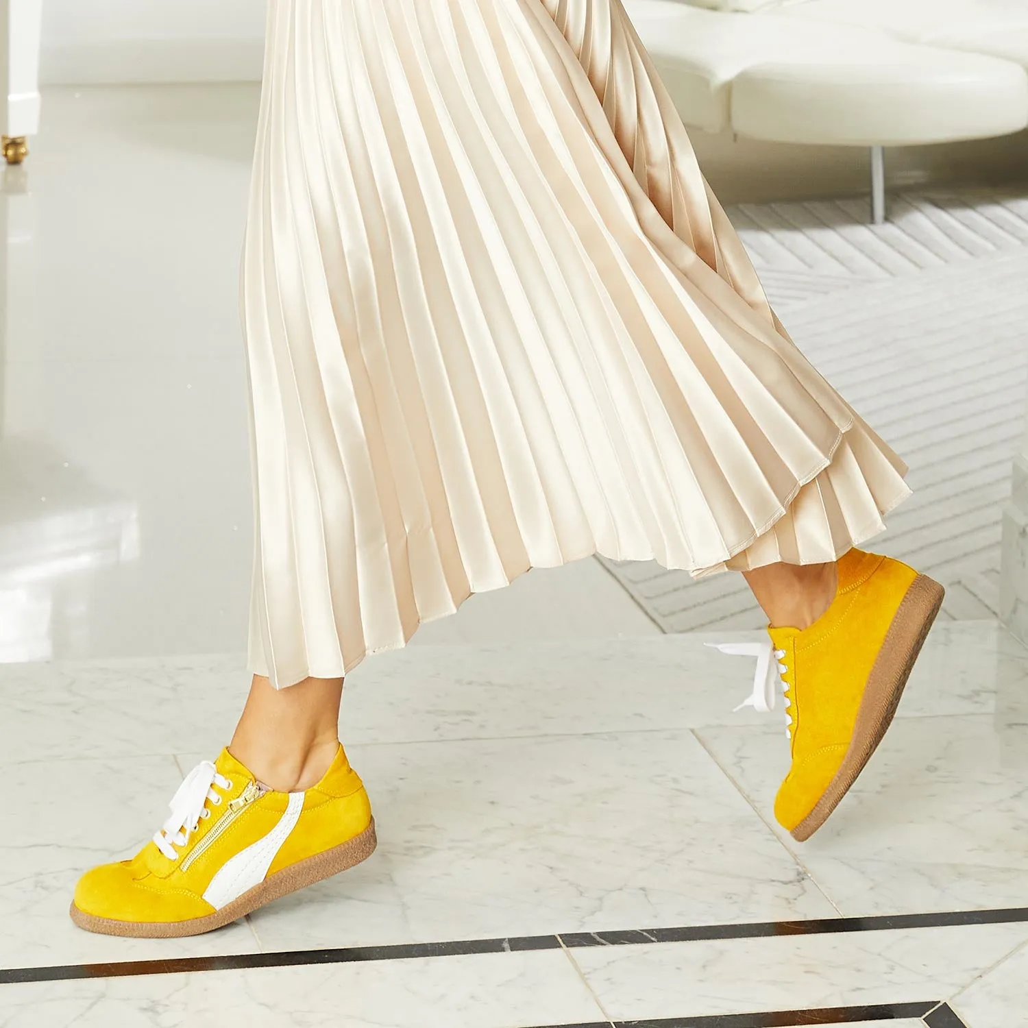 Fashionable Walk Zero Break In Period Swirl: Sunflower Suede