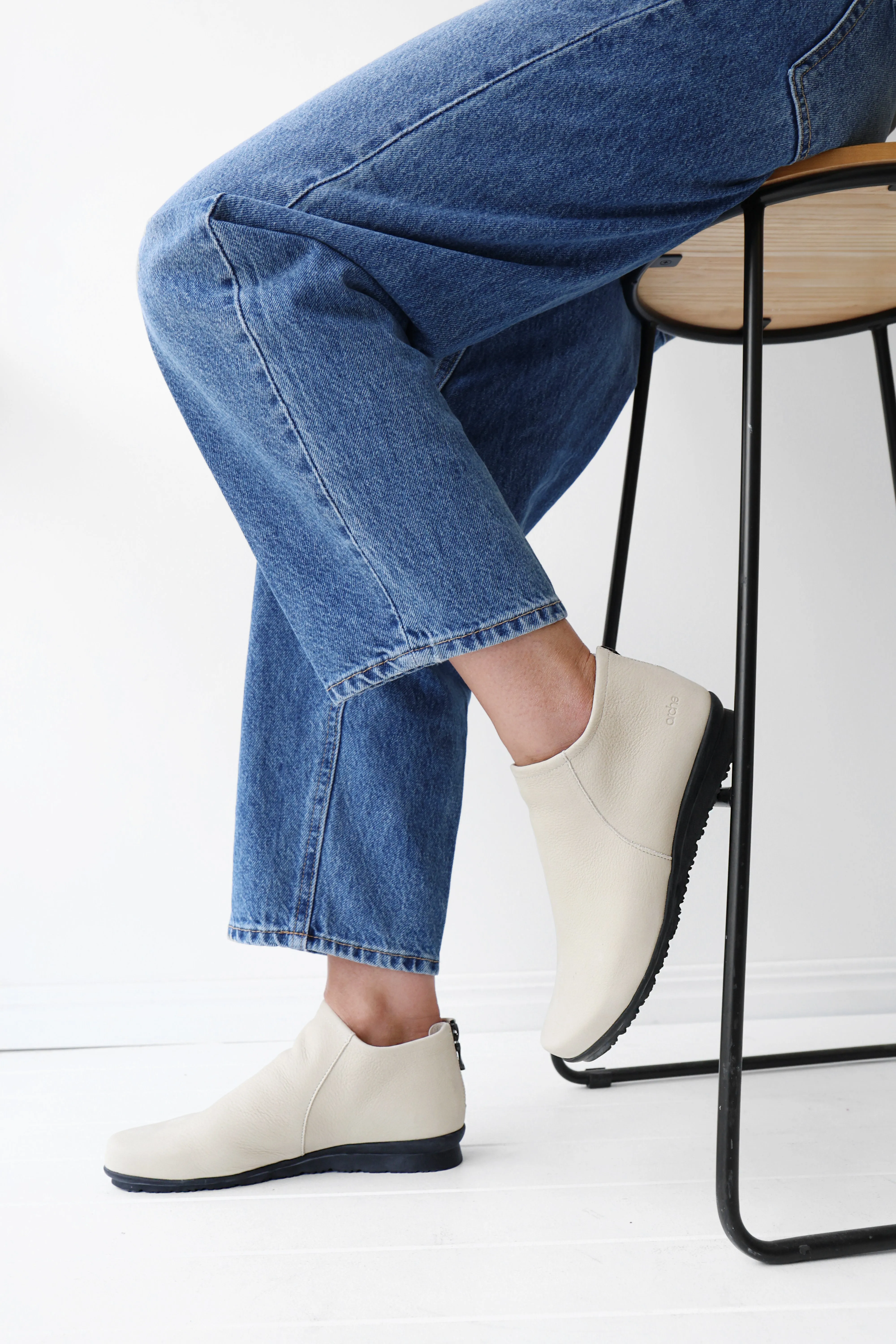 Roll Up BABYQI Off White Nubuck