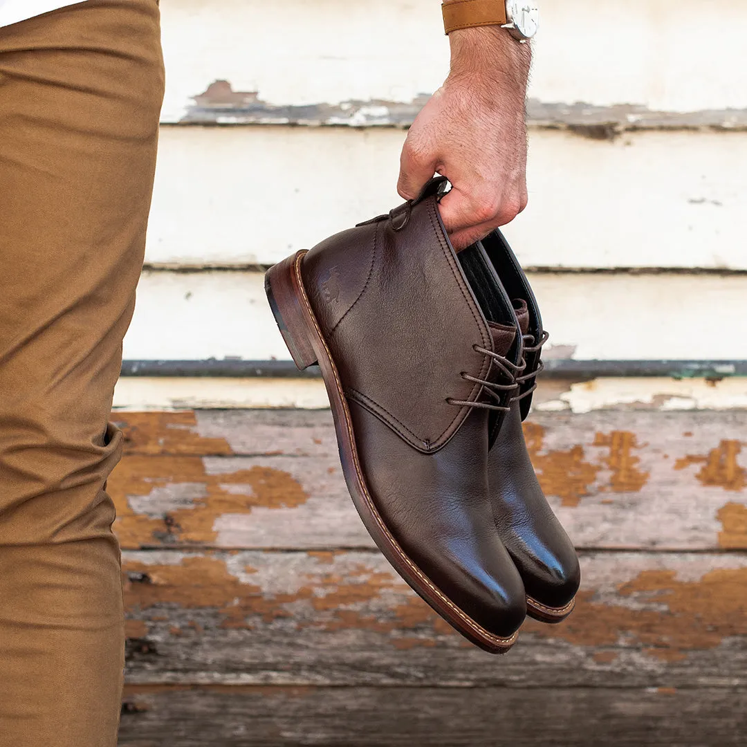 Adjustable Strap Mechanism Protective Finish Outdoor Trek Bail Lace Up Boots Dark Brown