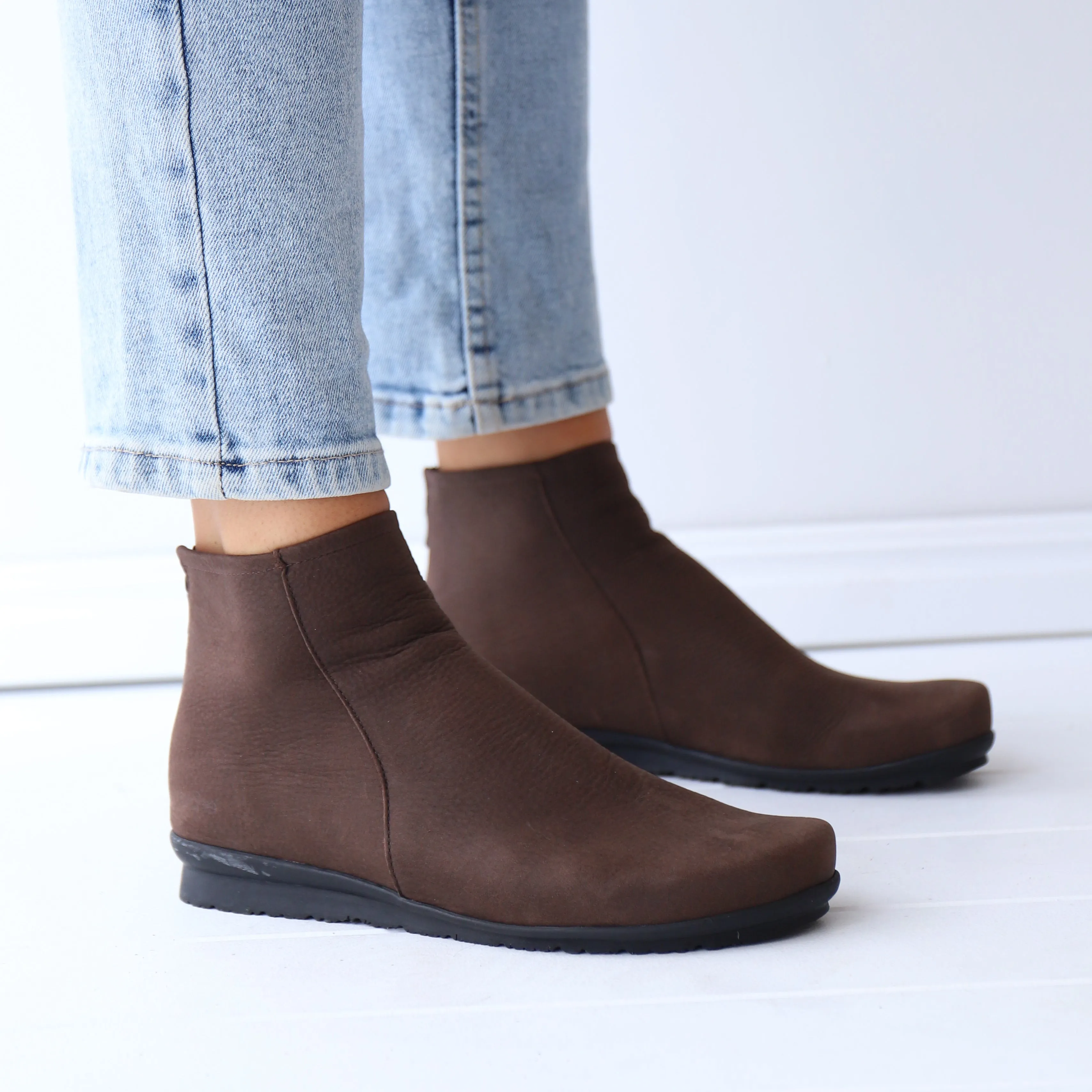 BARYKY Chocolate Grippy Outsole Daily Walks Padded Interior Rough Terrain