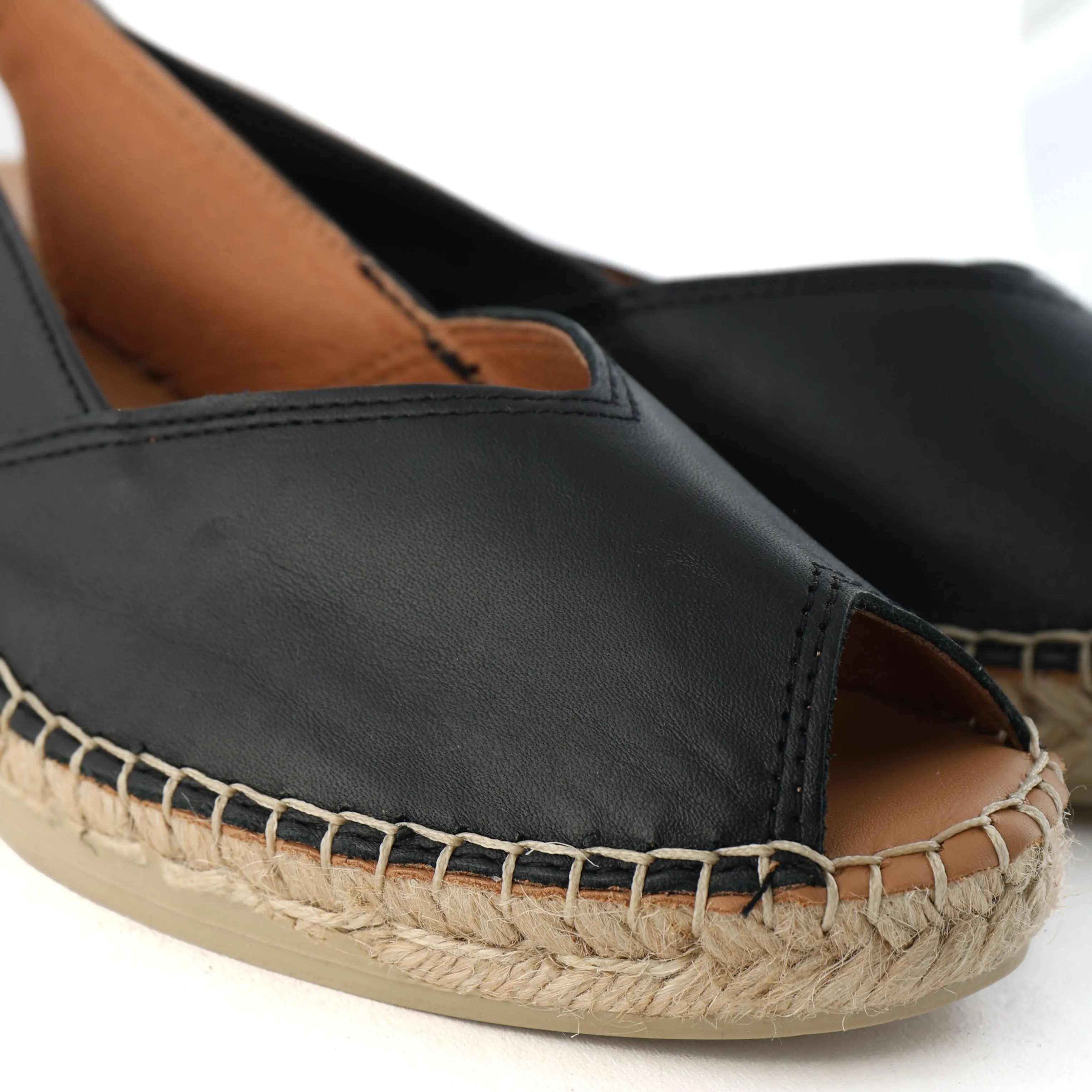 Sandal Organization Sporty Beach Shoes BERNIA Black