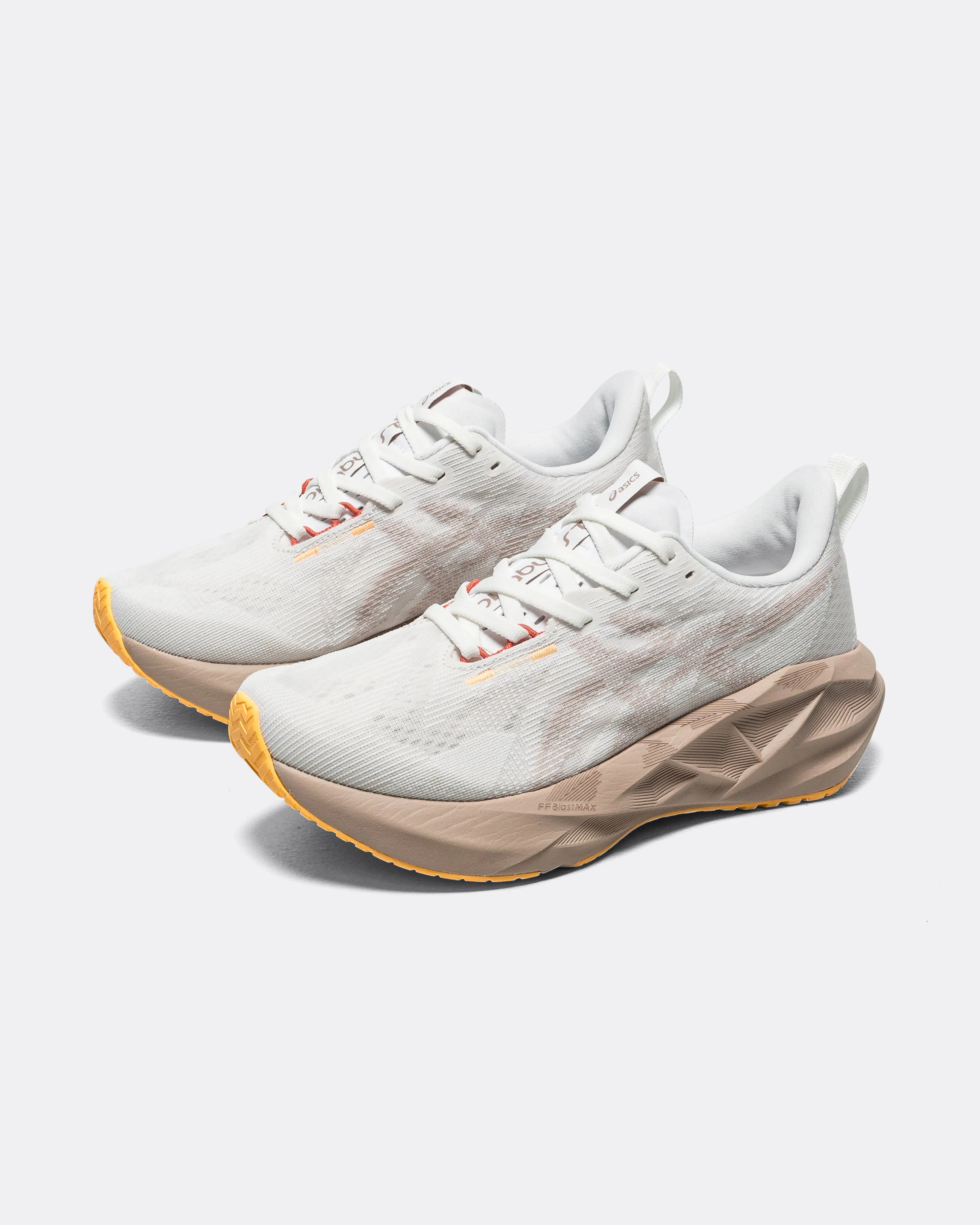 Womens Novablast 5 - White/Fawn Lunch Walk