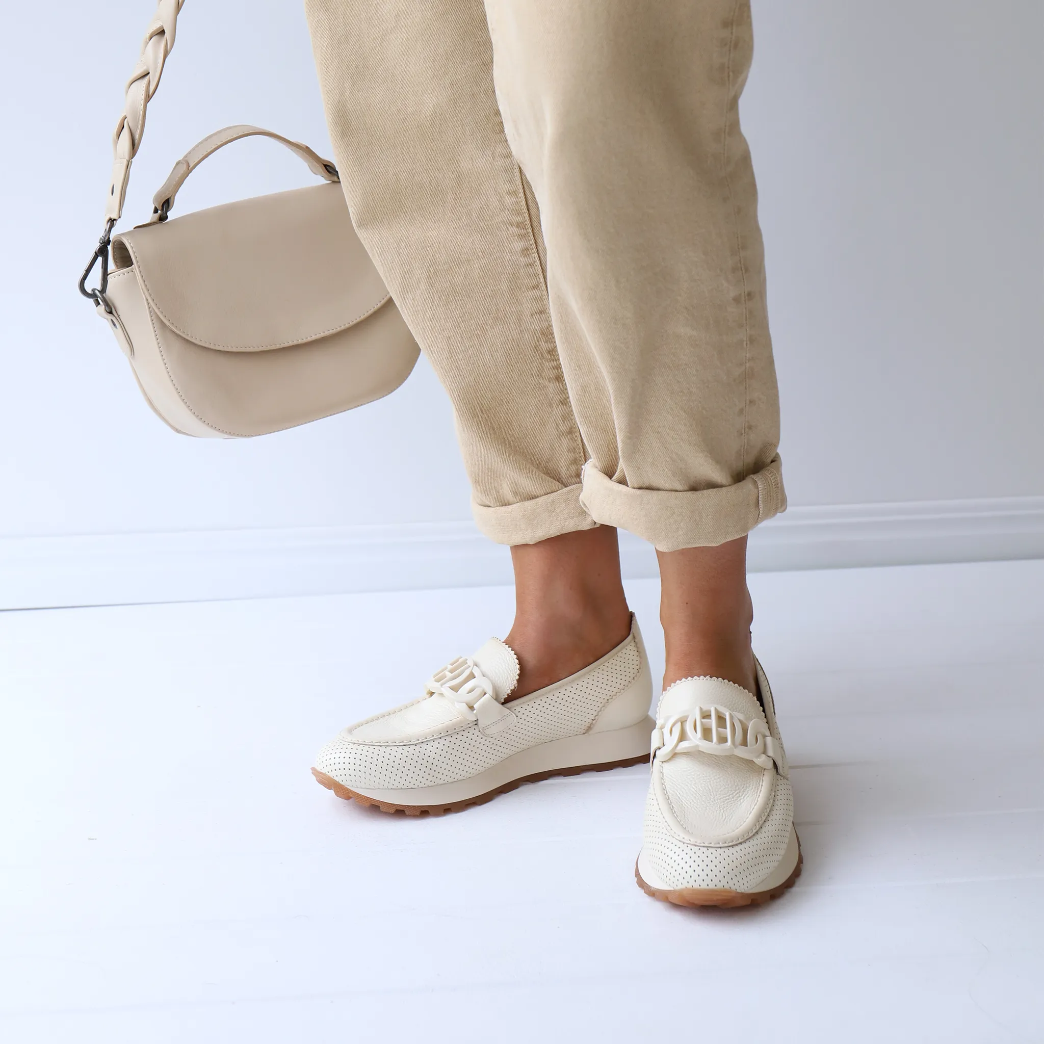 Narrow Room SADELLA Off White