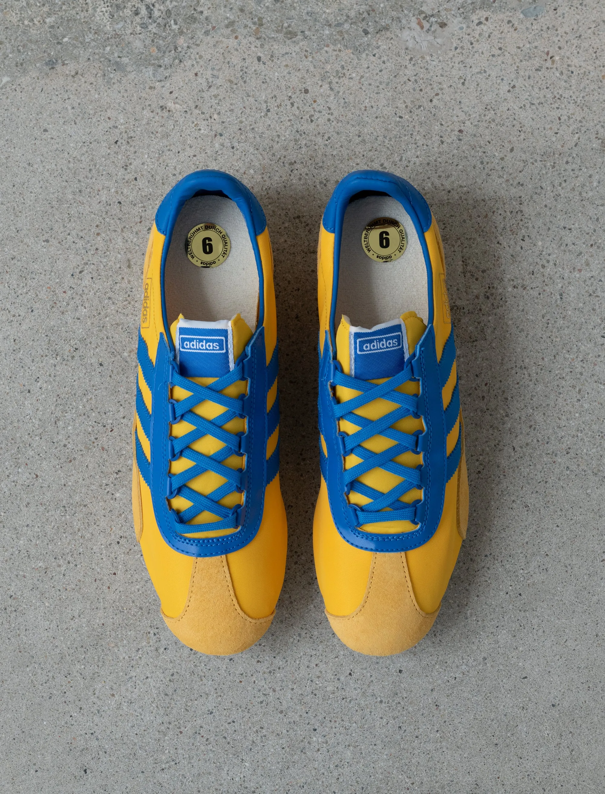 SL 72 PT (Bold Gold/Bright Royal) Seamless Internal Structure Shoe Fashion