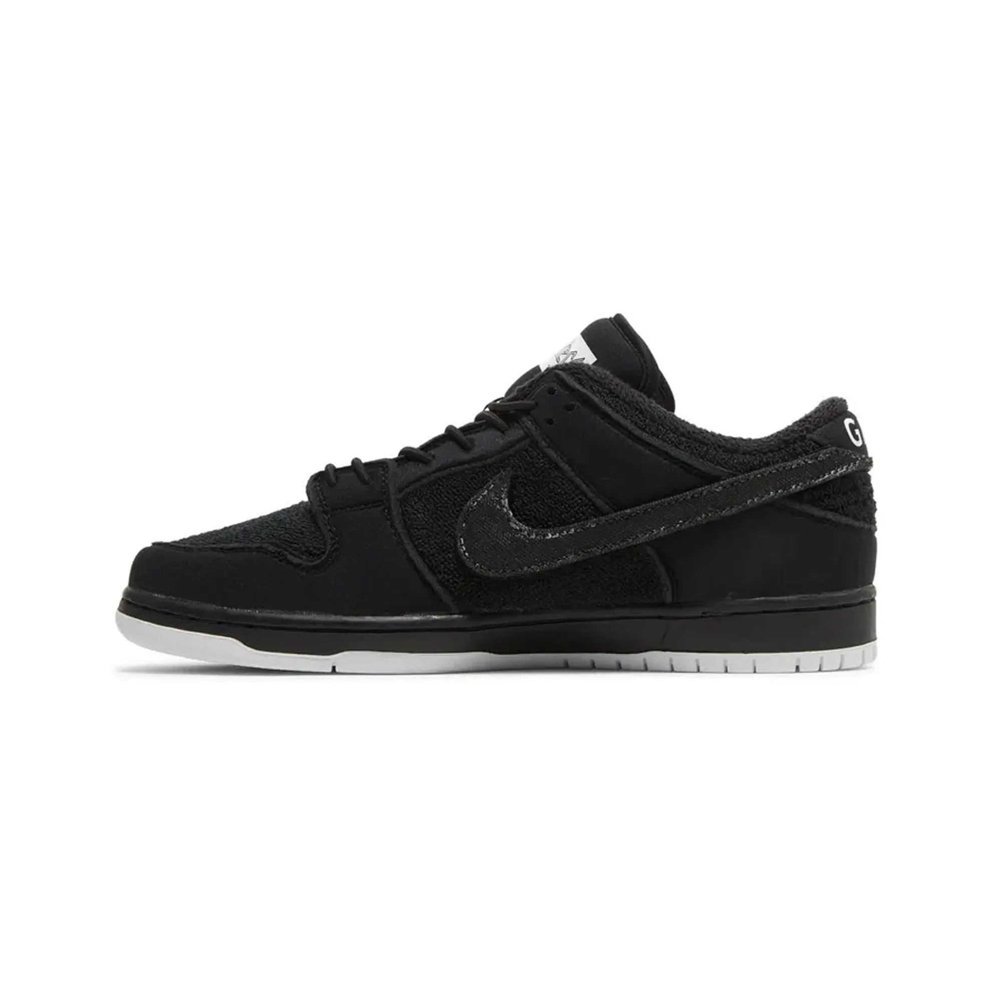 Adaptive Heel Lock Sporty Nike SB Dunk Low x Gnarhunters 'Black' (2022)
