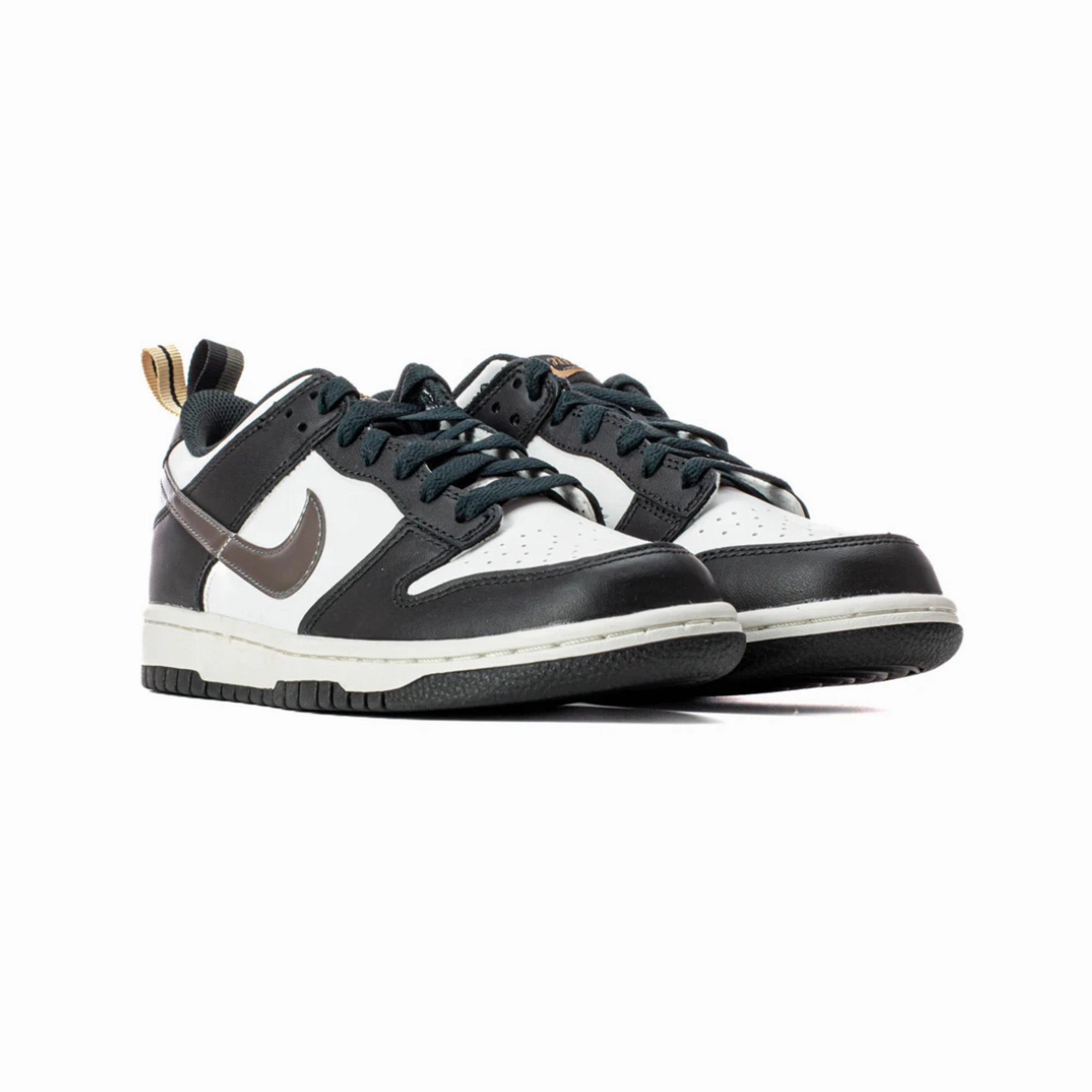 Washable Non Irritating Seams Nike Dunk Low 'Black White Metallic' GS (2022)