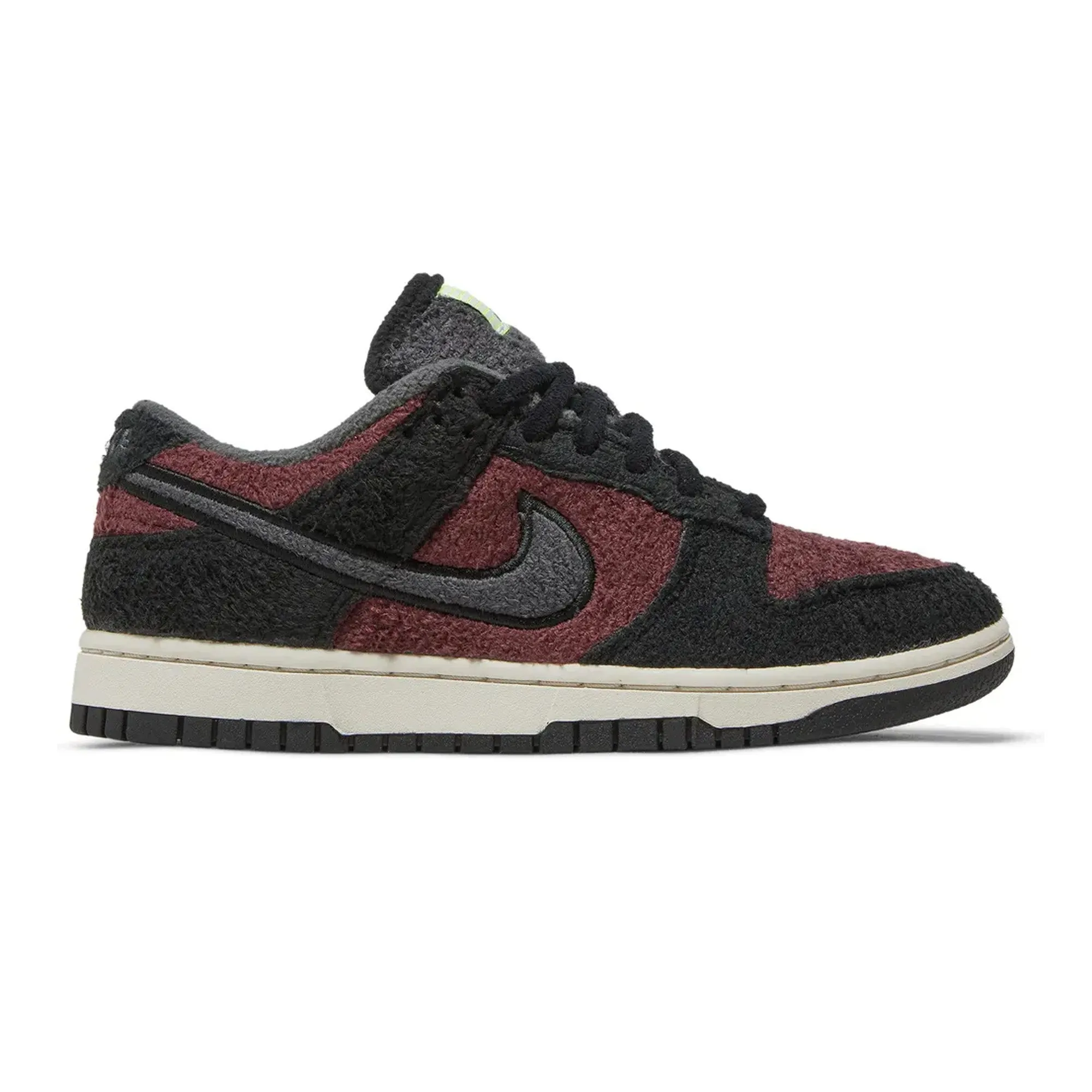 Dunk Low SE 'Fleece Pack Burgundy Crush' W (2022) Fashion-forward flexibility