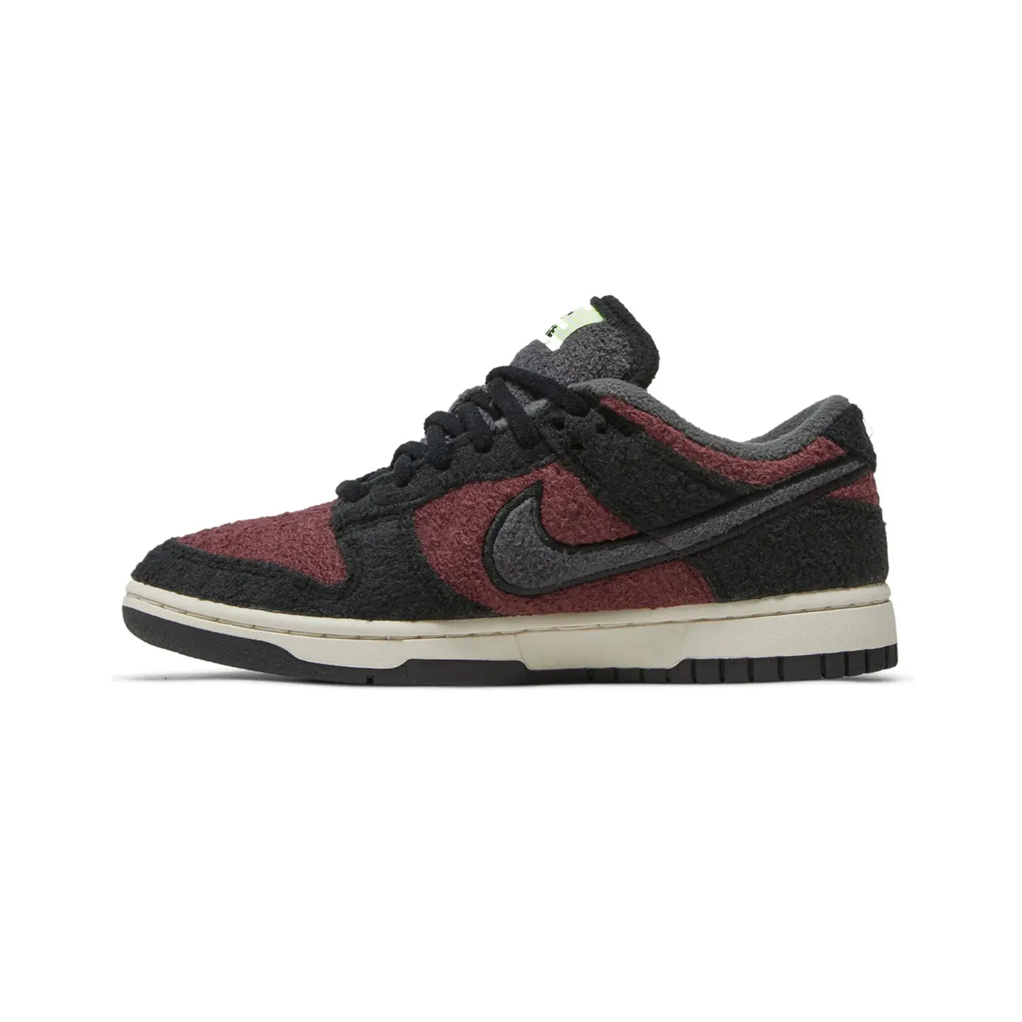 Layered Chic Dunk Low SE 'Fleece Pack Burgundy Crush' W (2022)