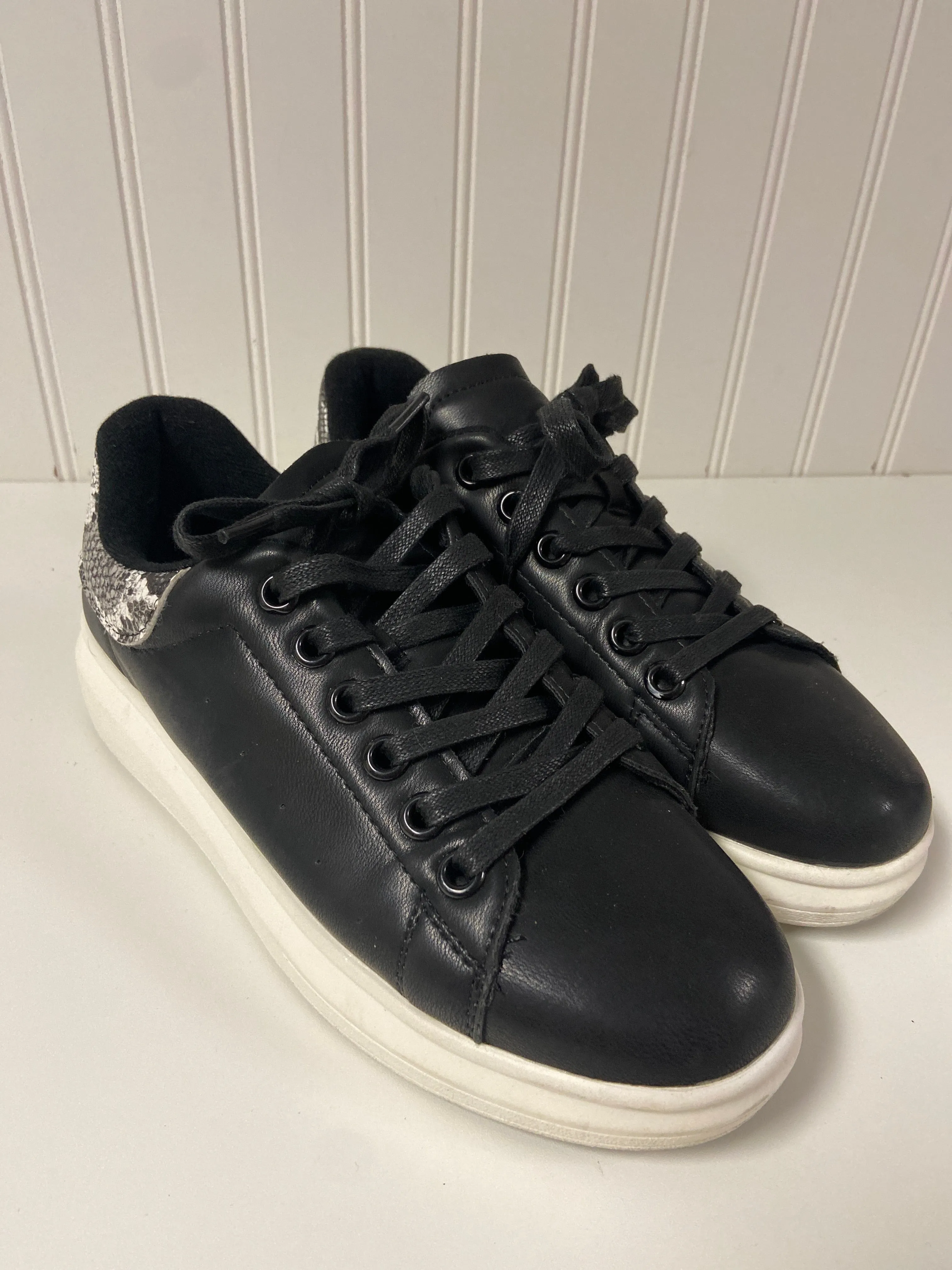 Shoes Sneakers By Seven 7 In Black, Size: 9 CanvasMaterial