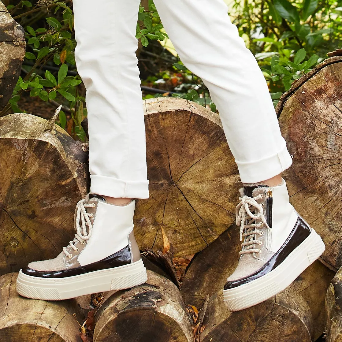 Soft Base Easy Layer Destiny: Taupe Multi Patent & Wool Lining