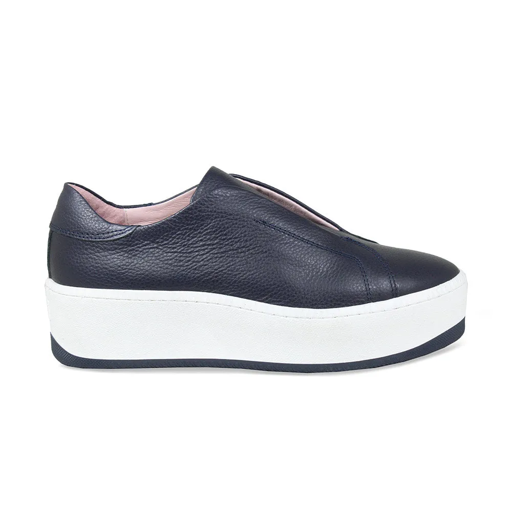 Chase Step Balanced Walk Drama: Navy Leather