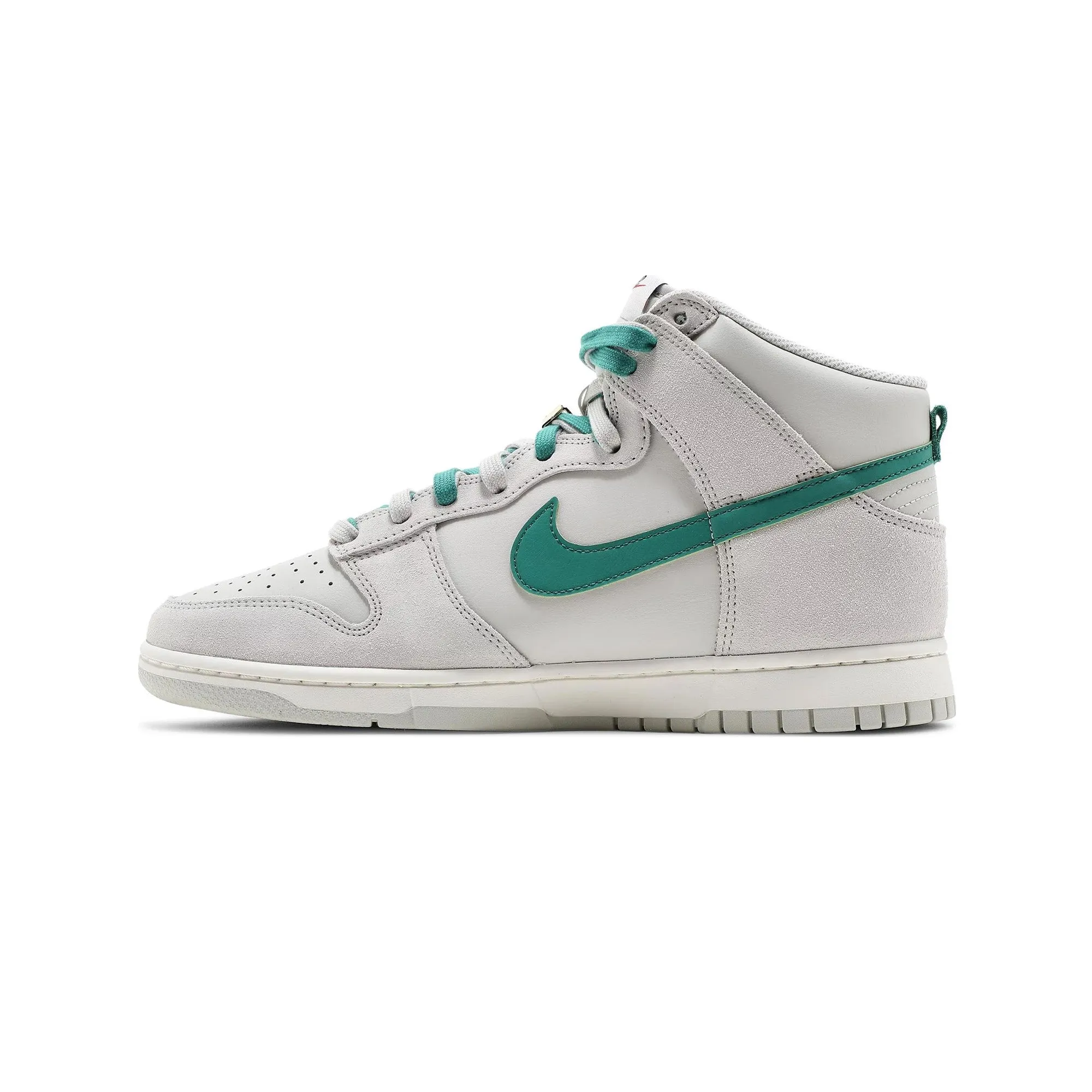 Dunk High SE 'First Use Green Noise' Functional Edge