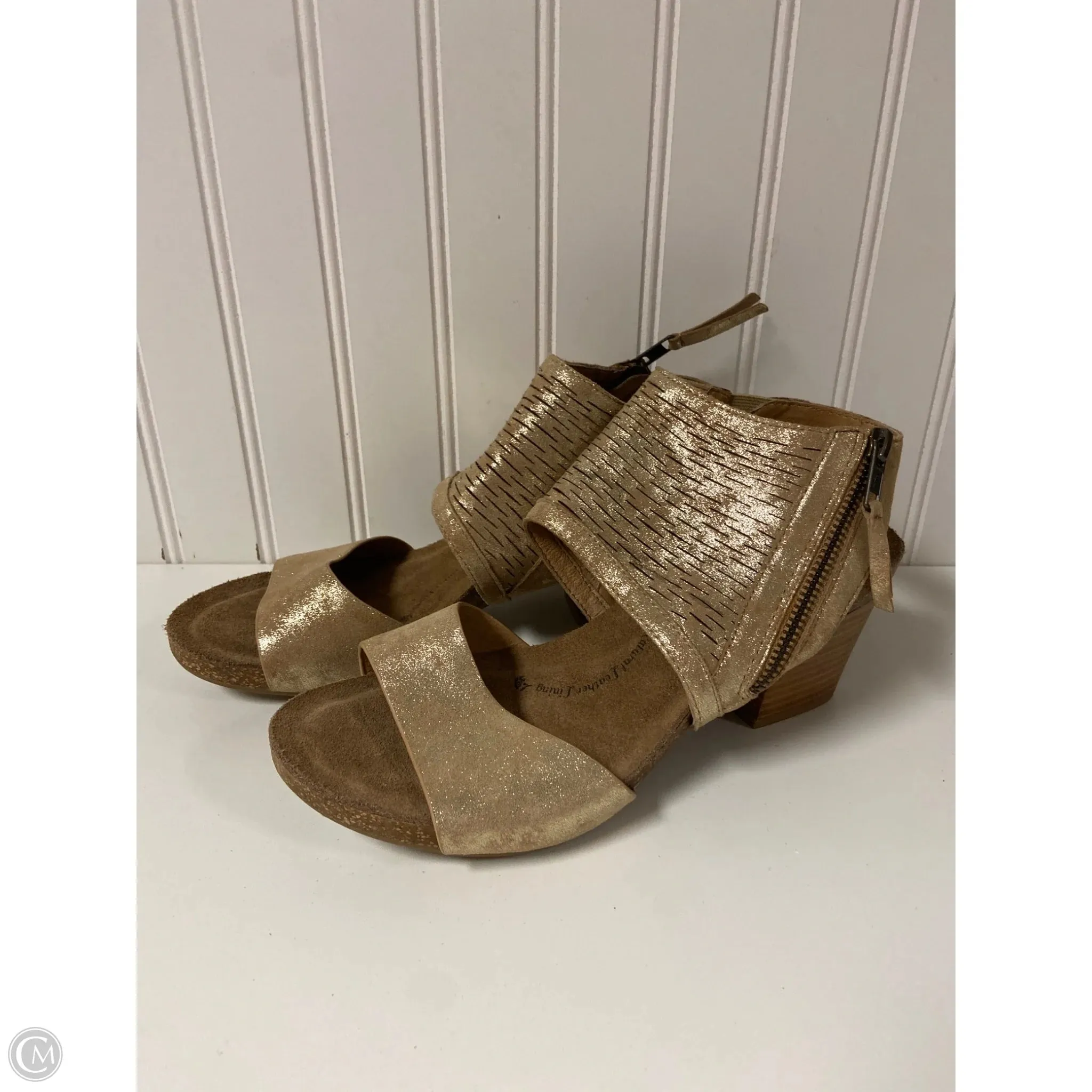 Dynamic Feel Shoes Heels Block By Sofft In Tan, Size: 9