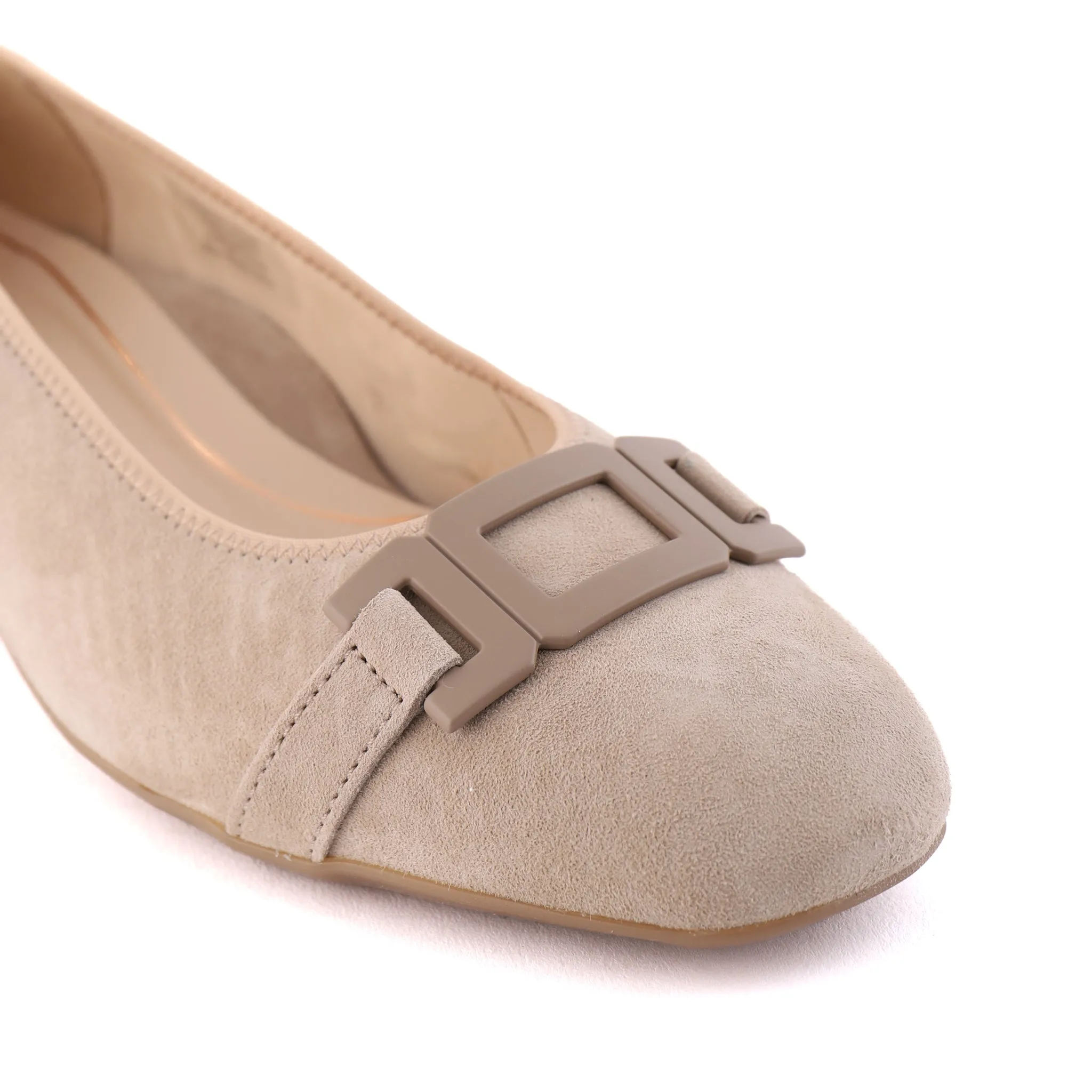 20402 Sand Suede Night View