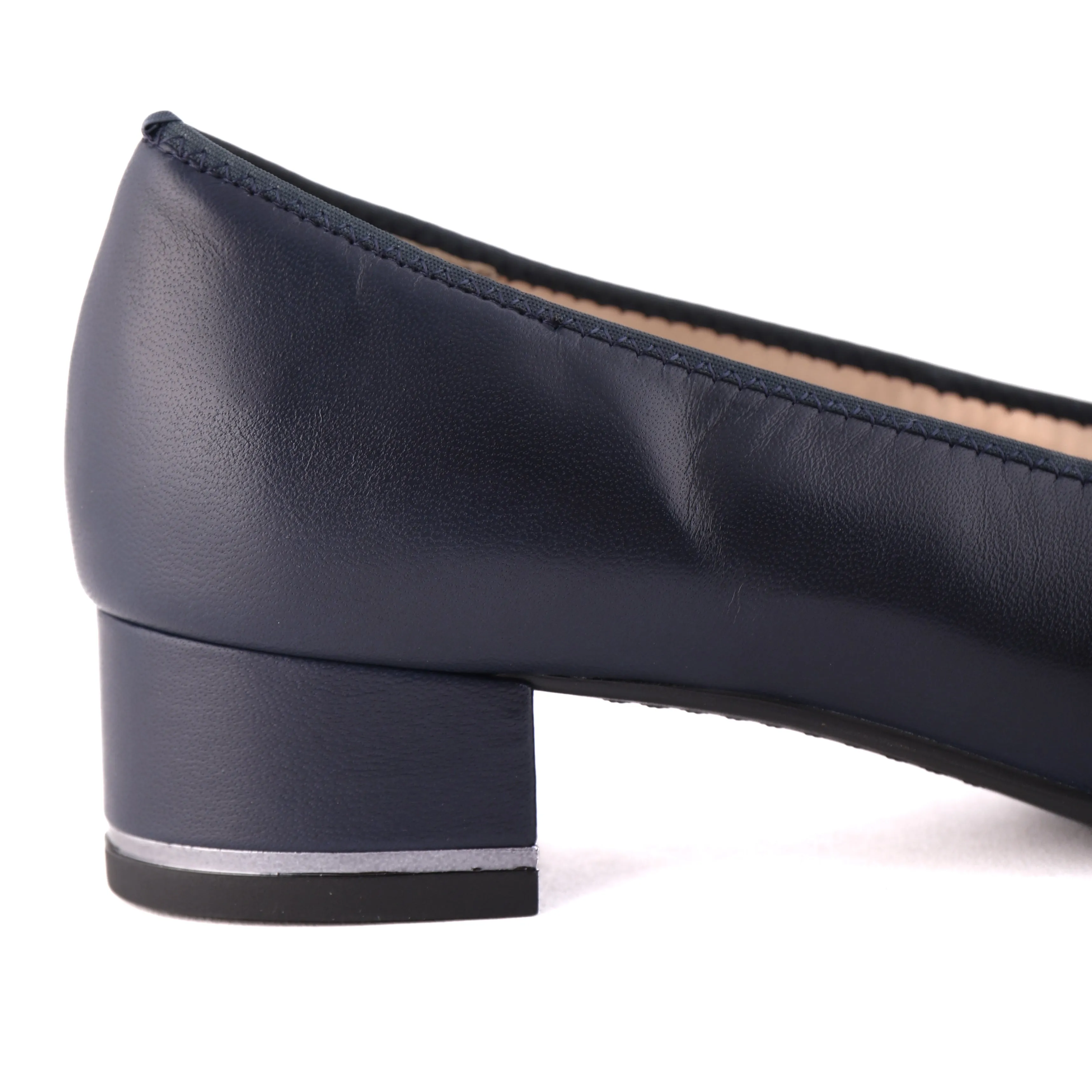 11838 Navy Leather High-Comfort Wear Smooth Surface