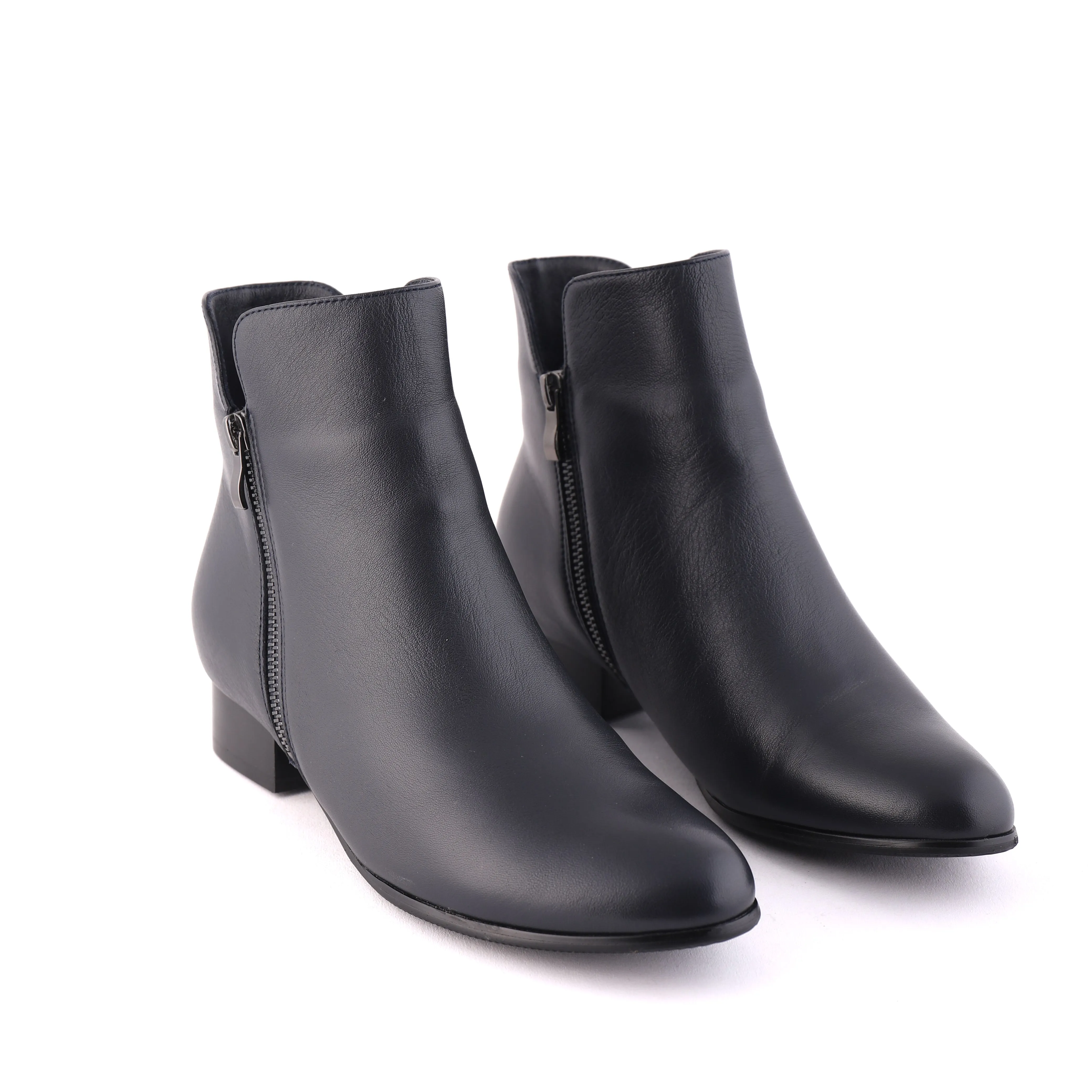 ELLYSE Navy EVAOutsole Low Profile Design