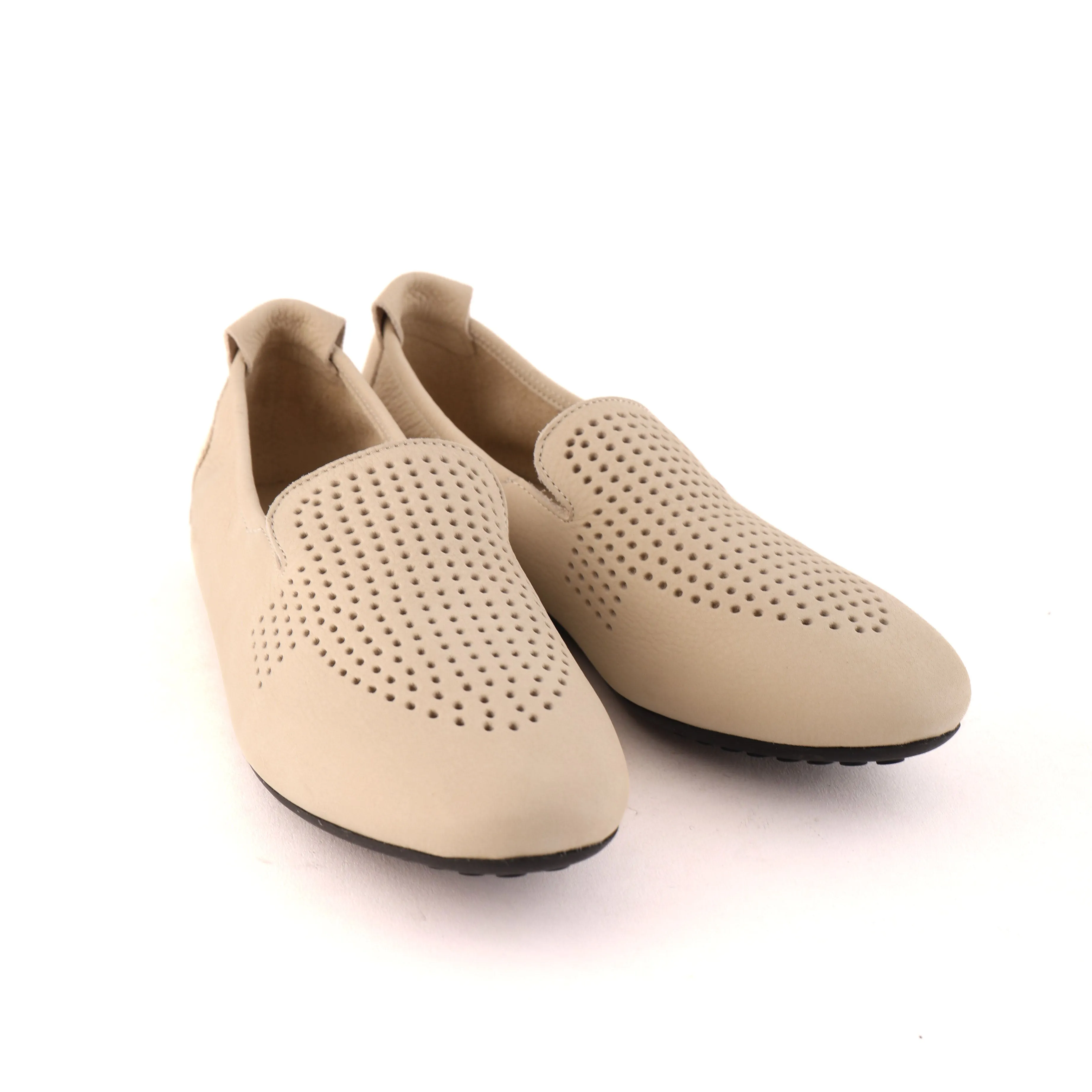 FANHOO Off White Nubuck Form Follows Fit Neutral Hue