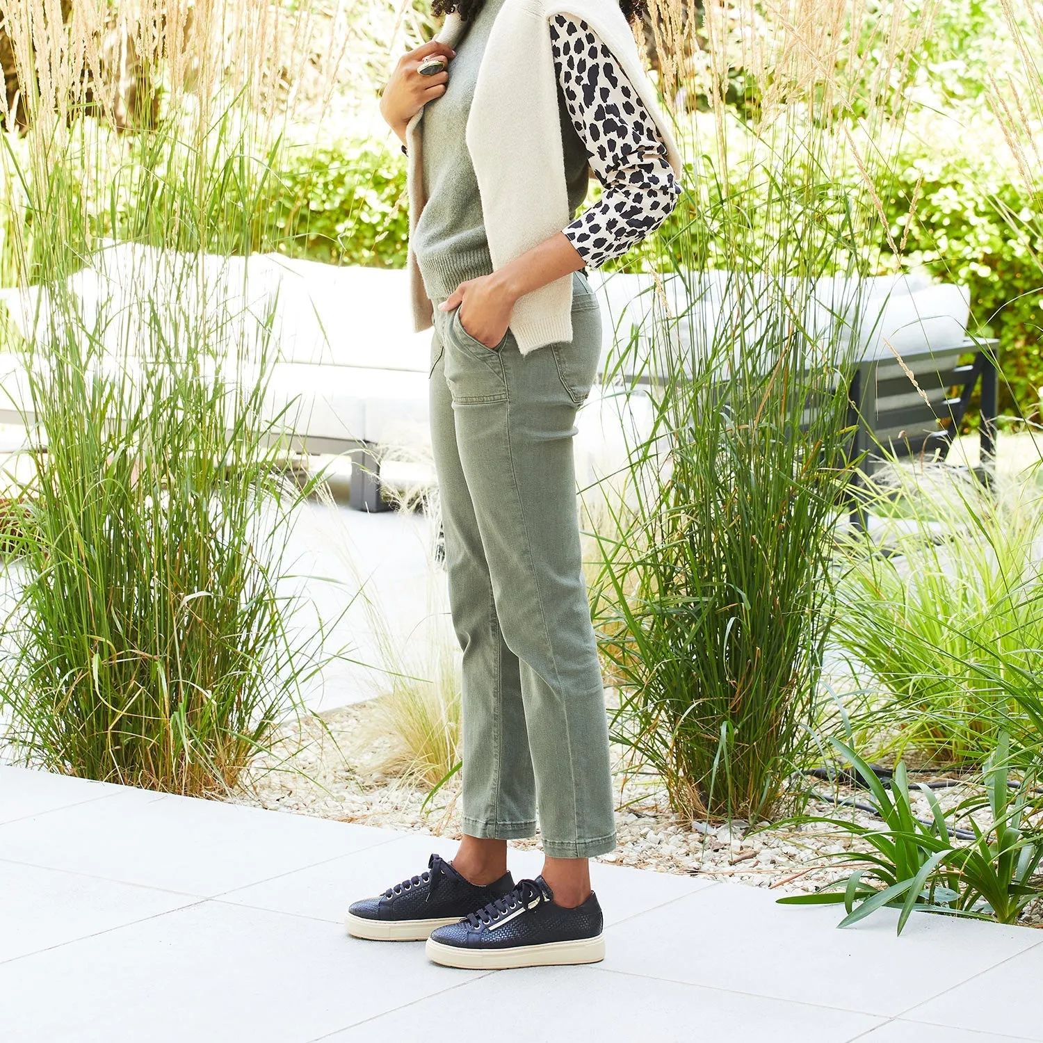 Feather: Black Leather Weave Driving Comfort