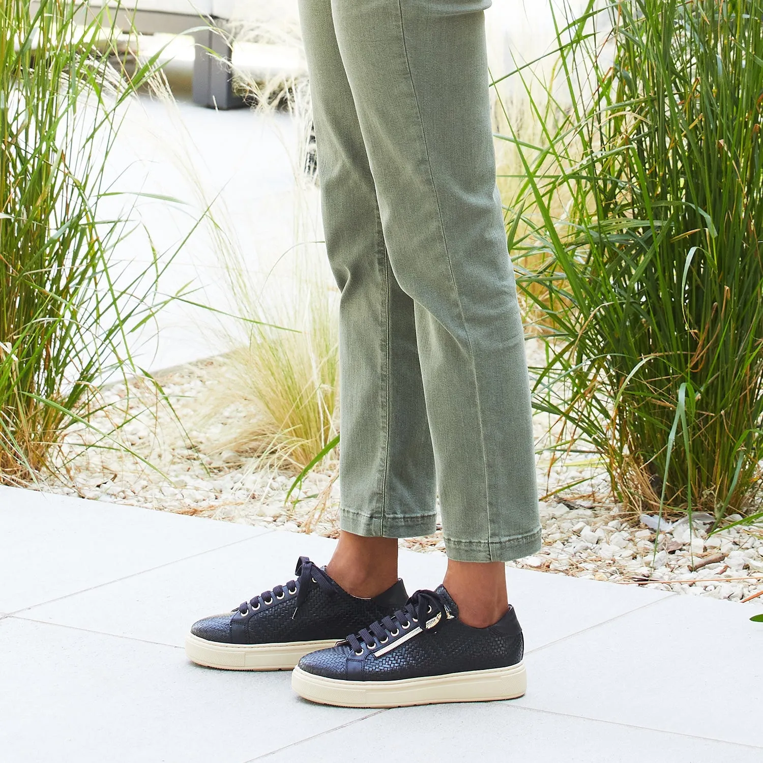 Vine Path Party Ready Feather: Black Leather Weave