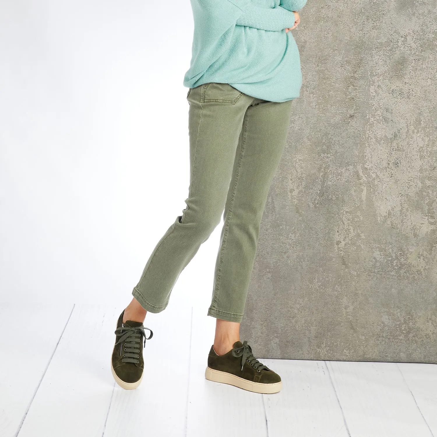 Anti   Blister Feather: Khaki Suede