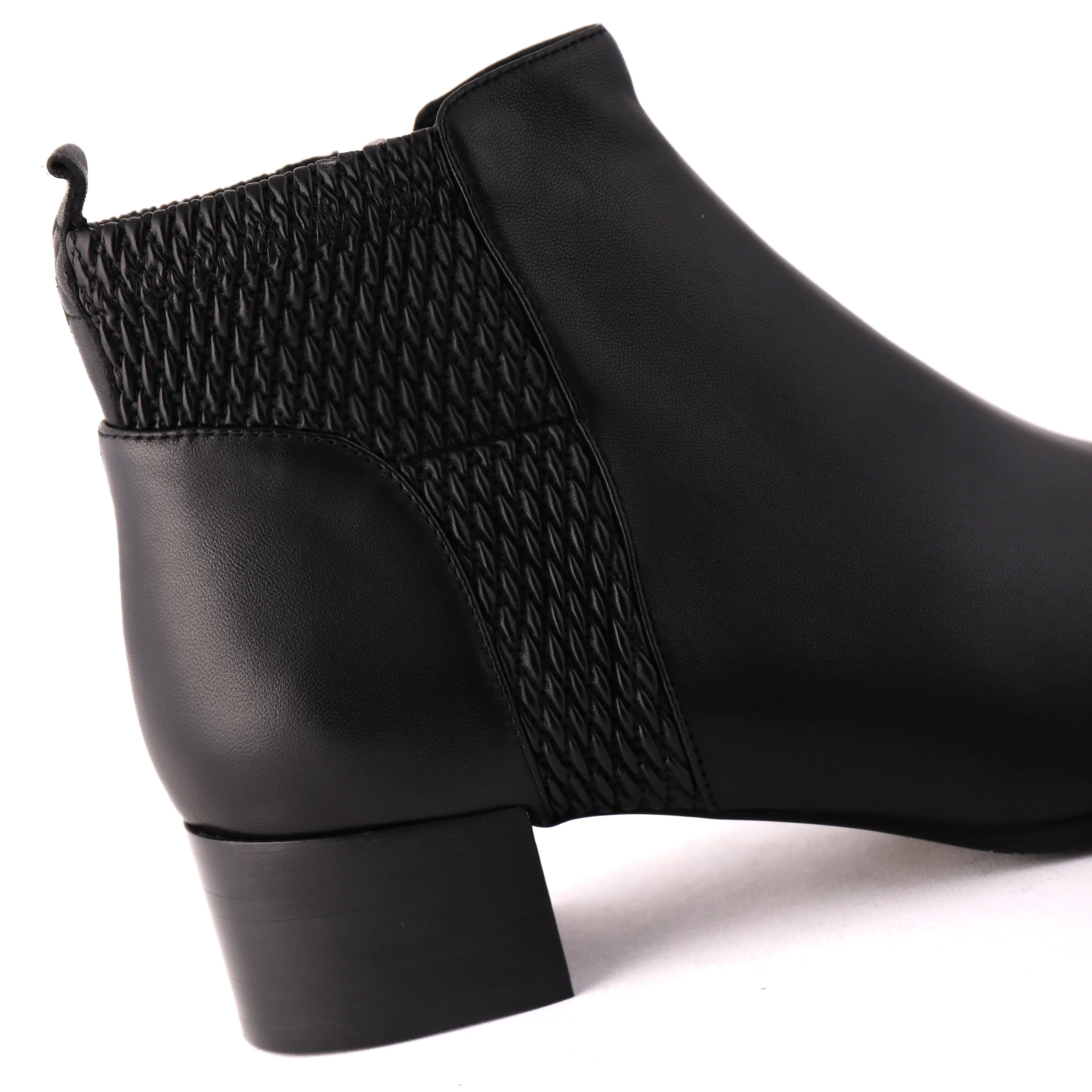 Molded Arch Contour ENOCH Black