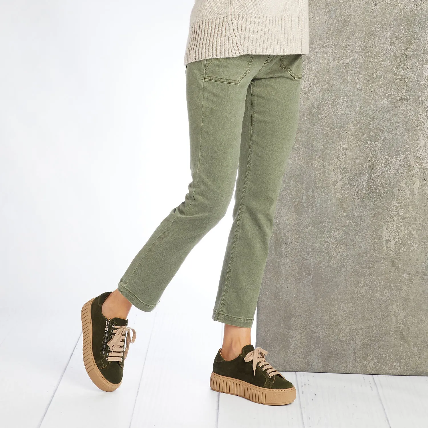 Track: Khaki Suede Coach Step Relax time