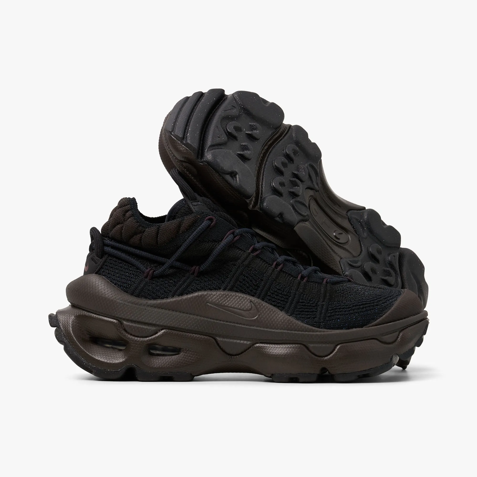 Nike Women's Air Max Flyknit Venture Black / Cacao Wow - Velvet Brown Weatherproof Stitching Relaxed Feel