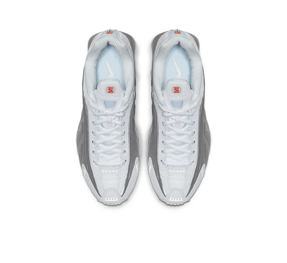 chic aesthetic Women's Nike Shox R4