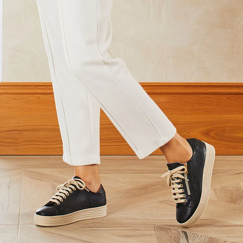 Hampton: Black Leather School Style rubber