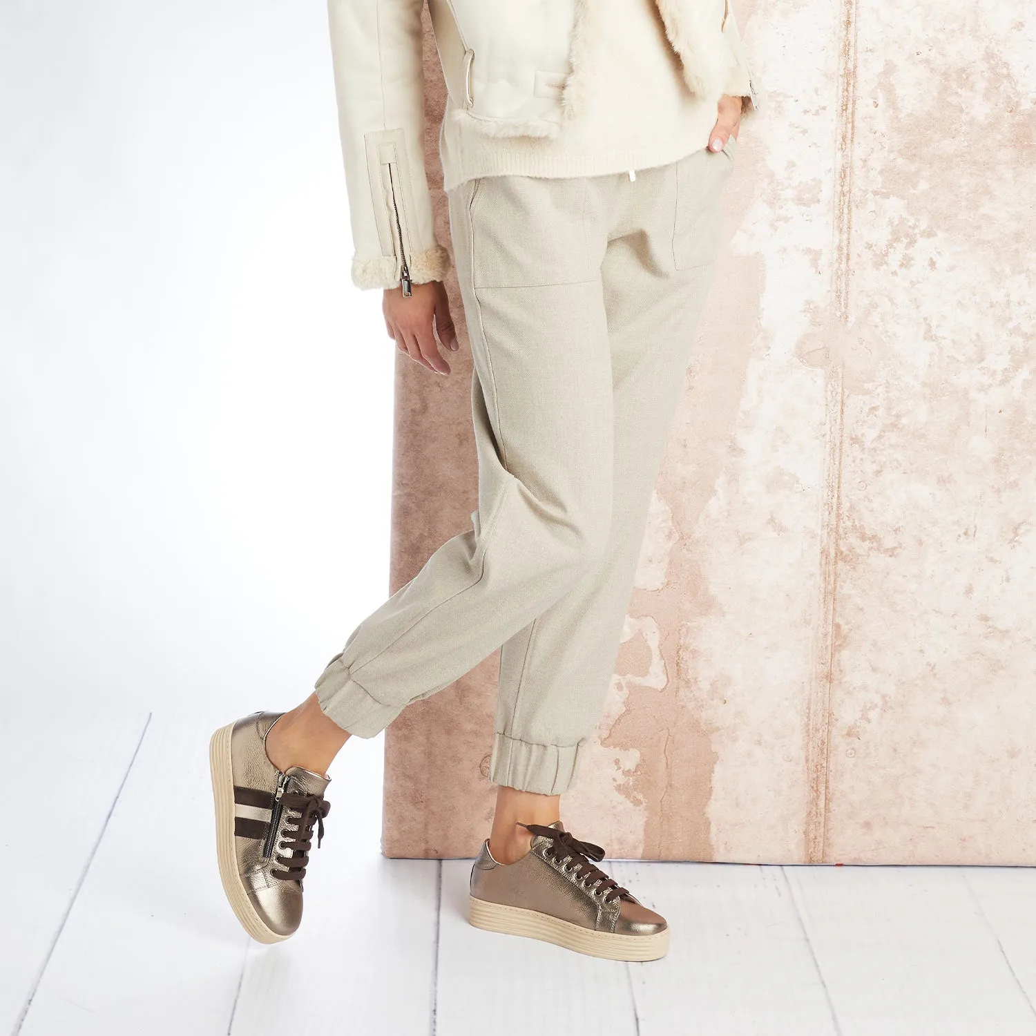 Wear Anytime Hampton Stripe: Bronze Leather