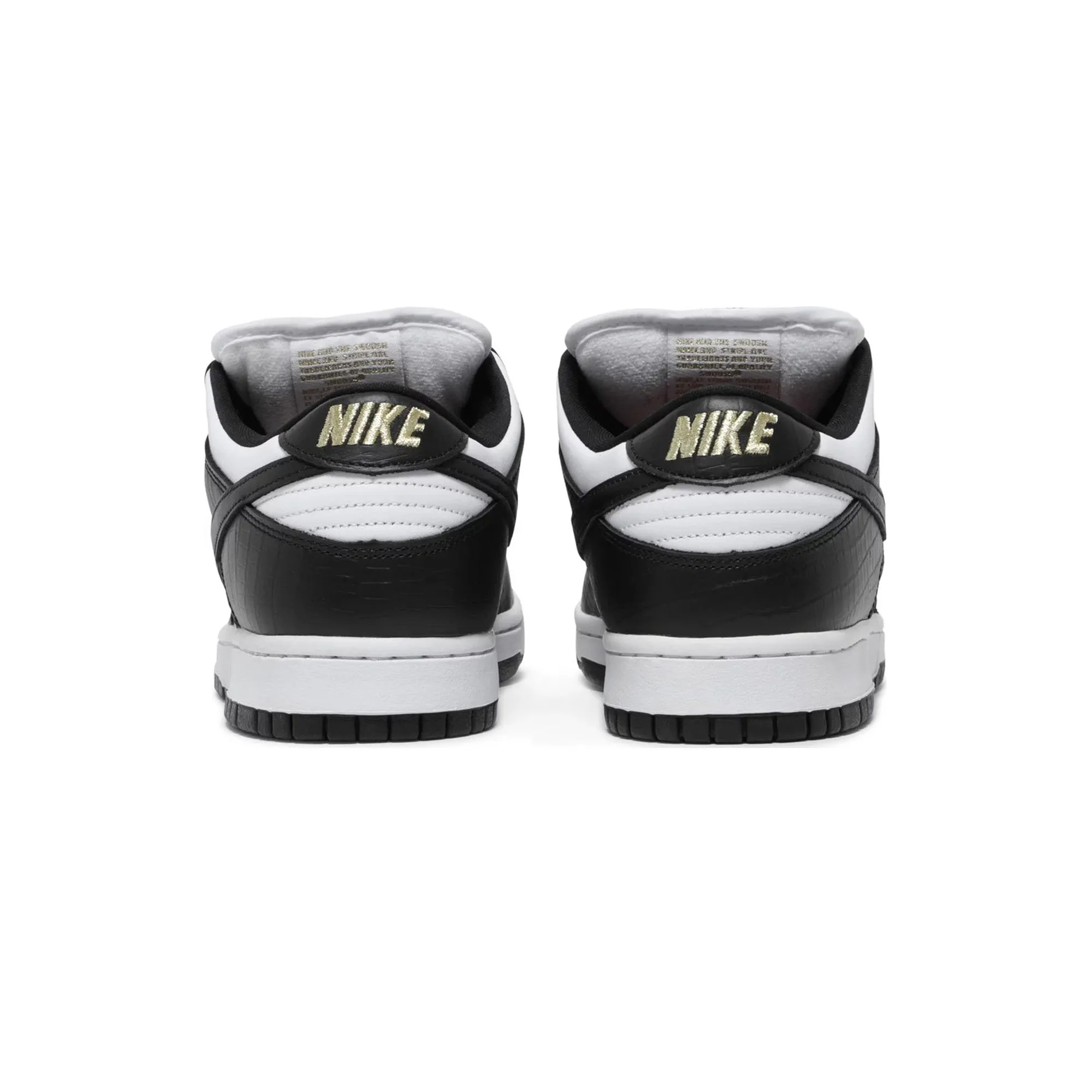 Smooth Balance Nike SB Dunk Low 'Supreme Stars Black' (2021)