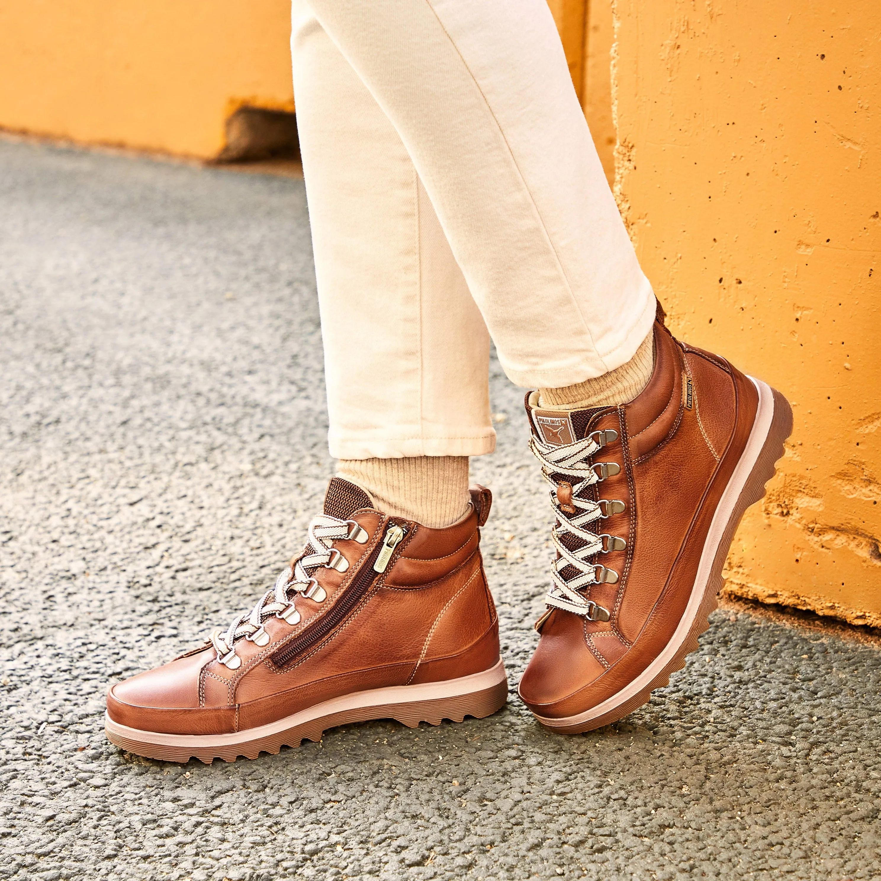 Mid Rise Cushioned Step Urban Traveler KARTER Brandy