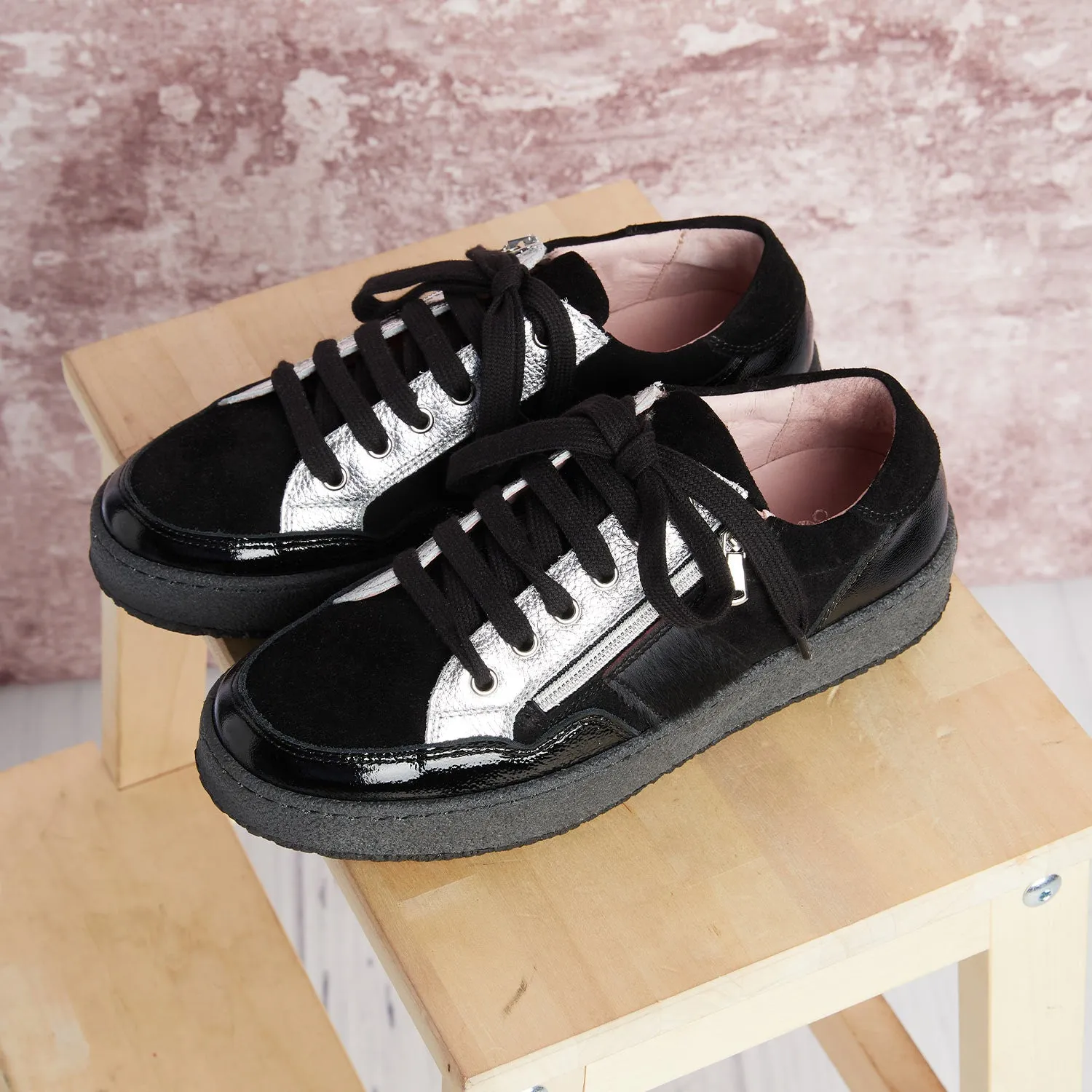 Kit: Black Suede & Patent Fast Go Low Profile Silhouette