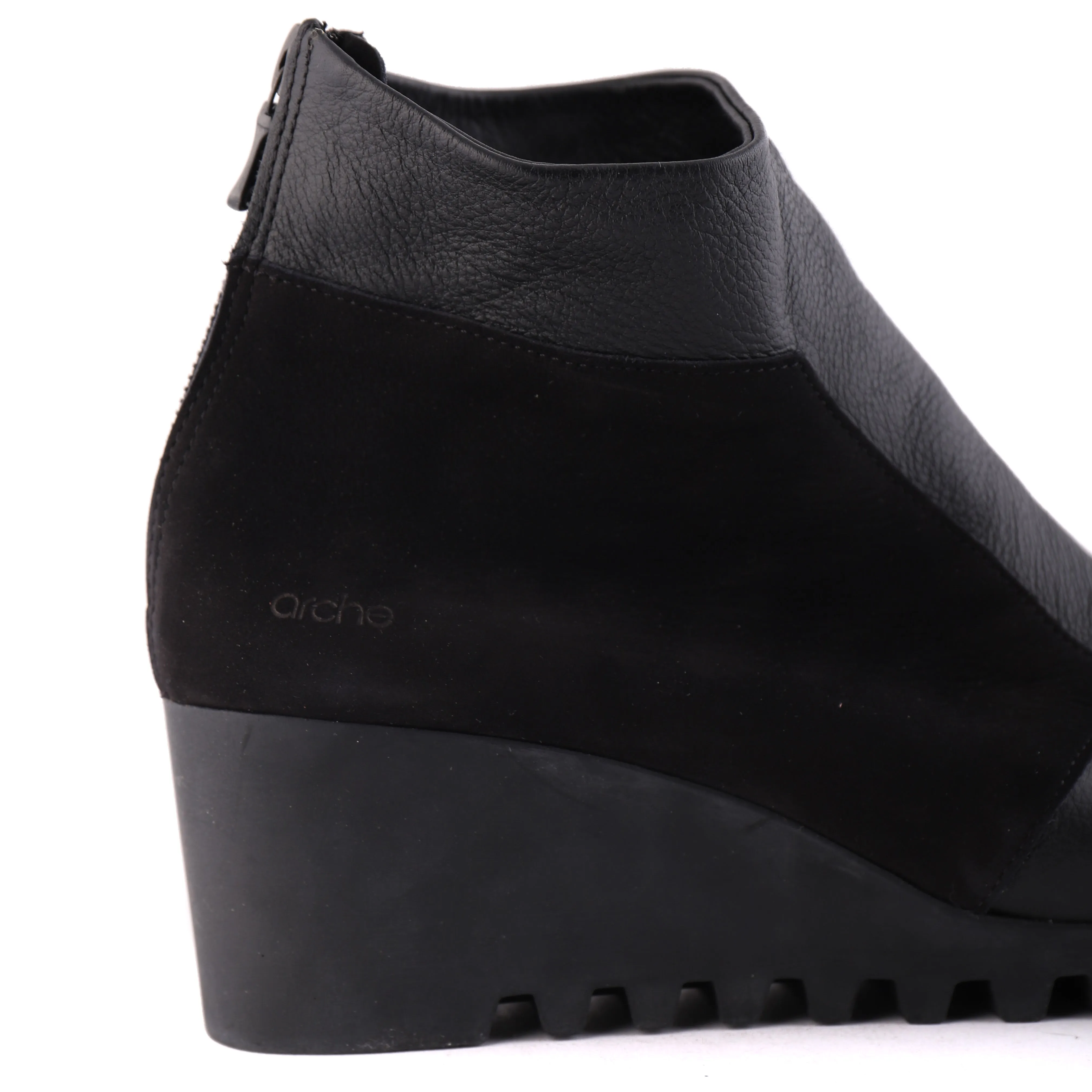 Dad Mode LARMOR Black