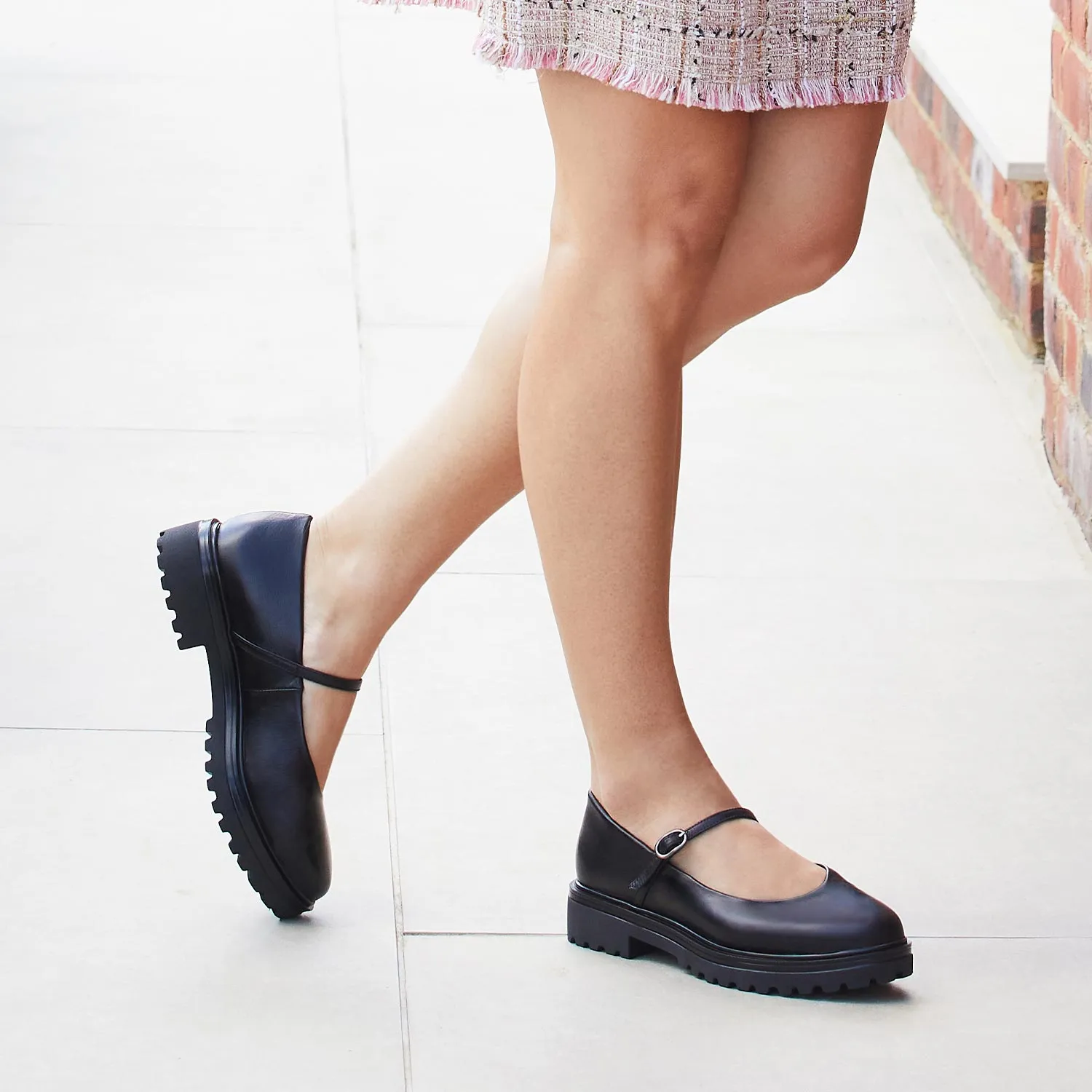 Slip   On Style Durable Base Libra: Black Leather