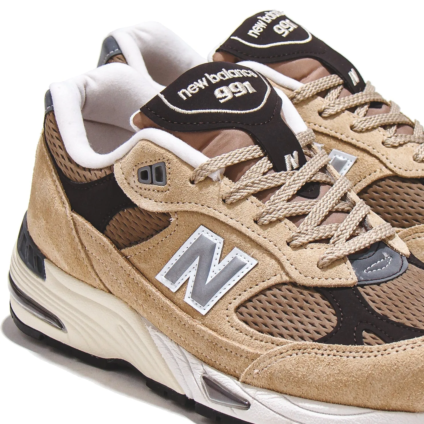 running in single - lane tracks shoes New Balance Men 991v1 Pale Khaki Made In UK M991CGB