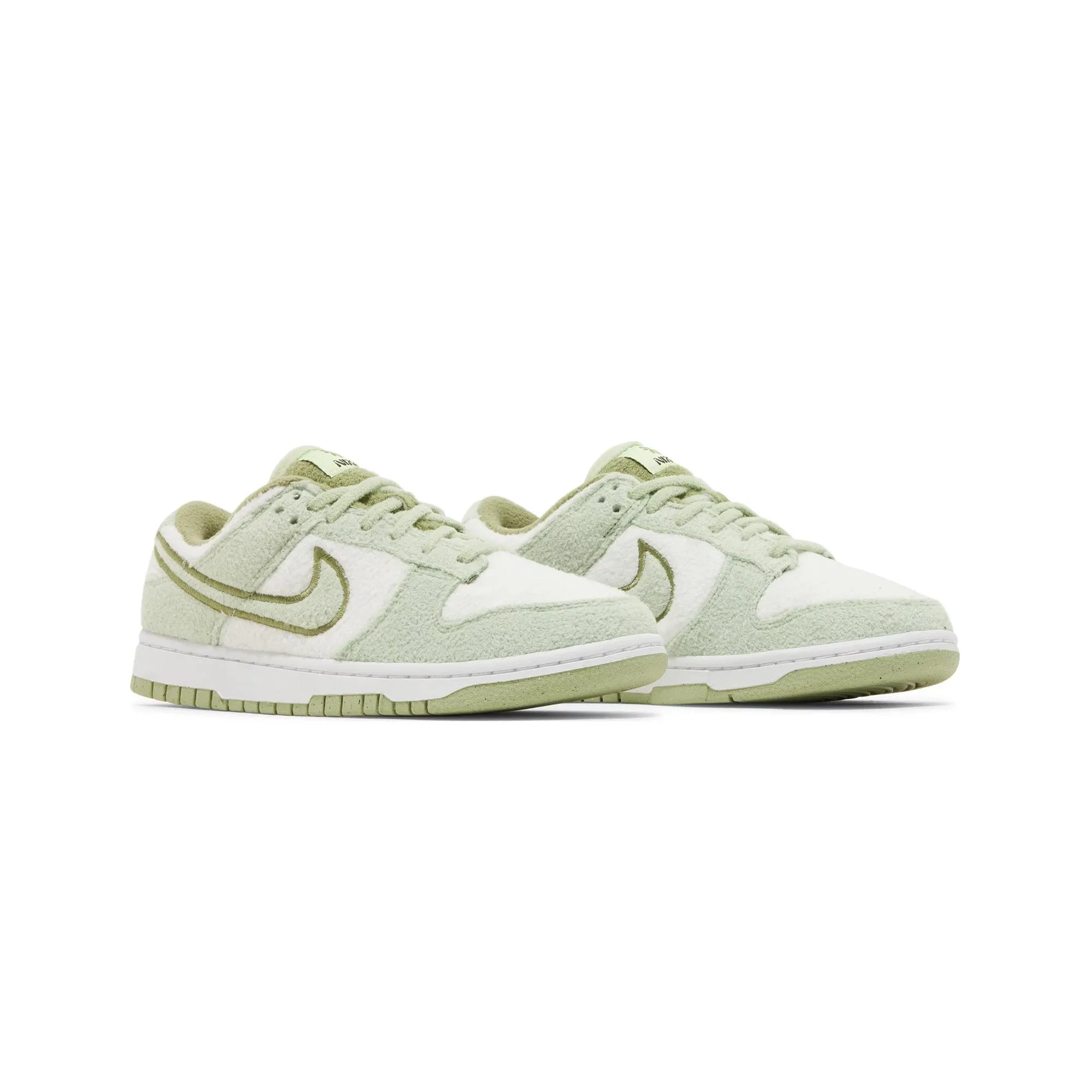 Secure lacing system Nike Dunk Low SE Fleece Pack 'Honeydew' Women's (2022)