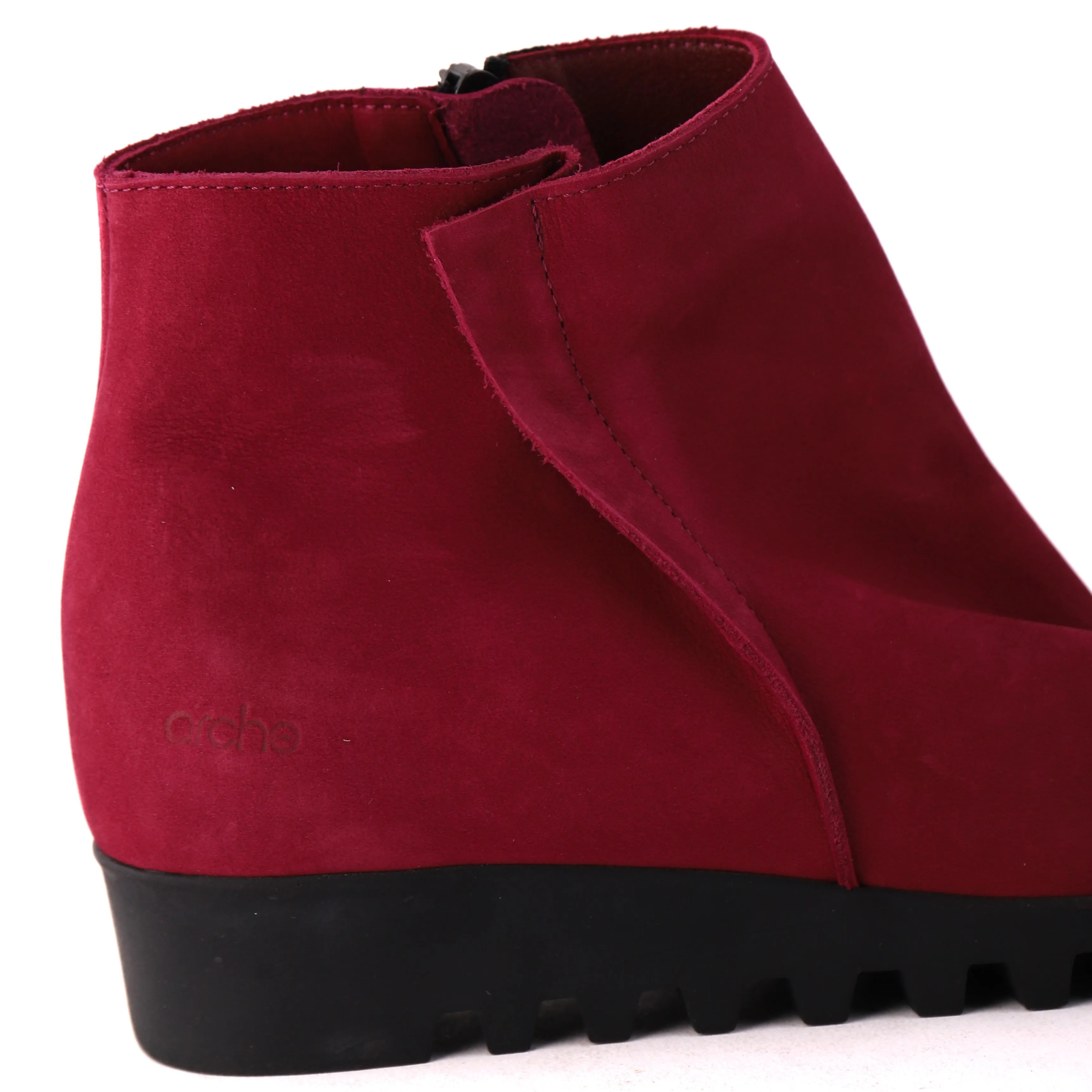 LOMHUS Berry Nubuck Stretchable Coffee Shop