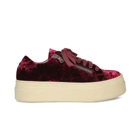 Diva: Luxe Berry Velvet Lightweight Step