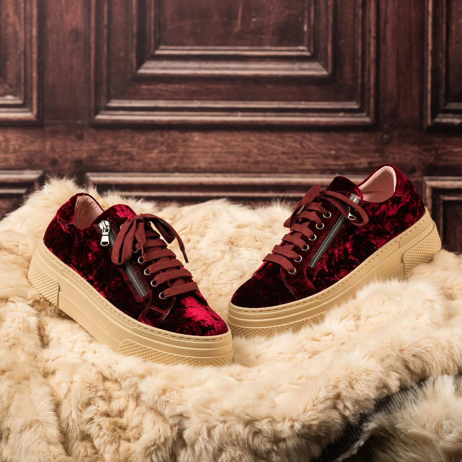 Comfy Outing Flexible   outsole Diva: Luxe Berry Velvet